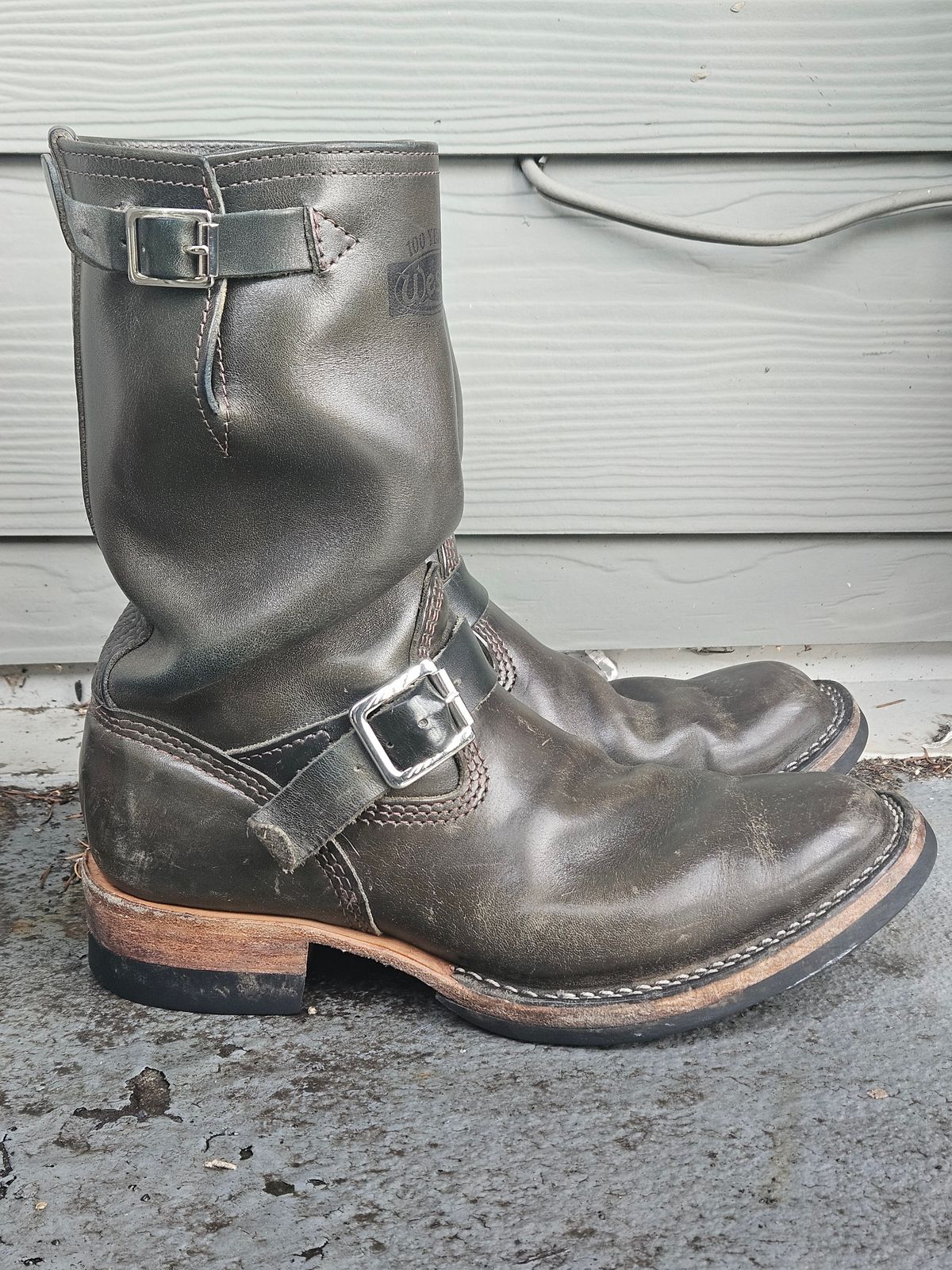 Photo by aDogNamedMerle on January 5, 2025 of the Wesco Mister Lou in Maryam Petrolio Waxed Black Horsehide.