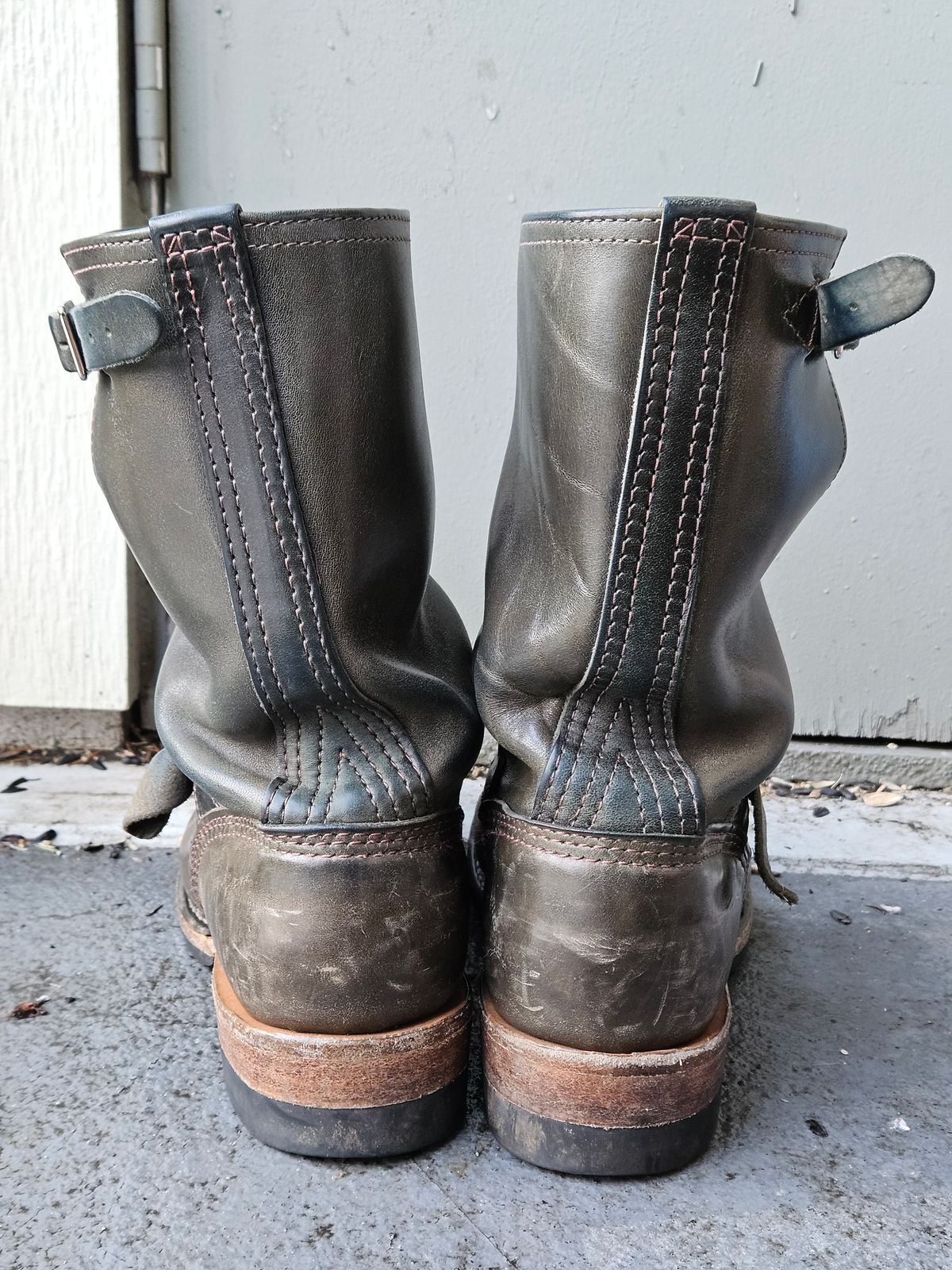 Photo by aDogNamedMerle on February 6, 2025 of the Wesco Mister Lou in Maryam Petrolio Waxed Black Horsehide.