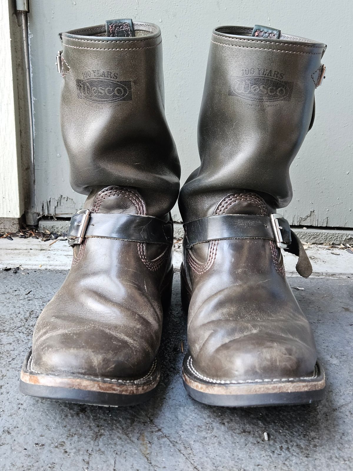 Photo by aDogNamedMerle on February 6, 2025 of the Wesco Mister Lou in Maryam Petrolio Waxed Black Horsehide.