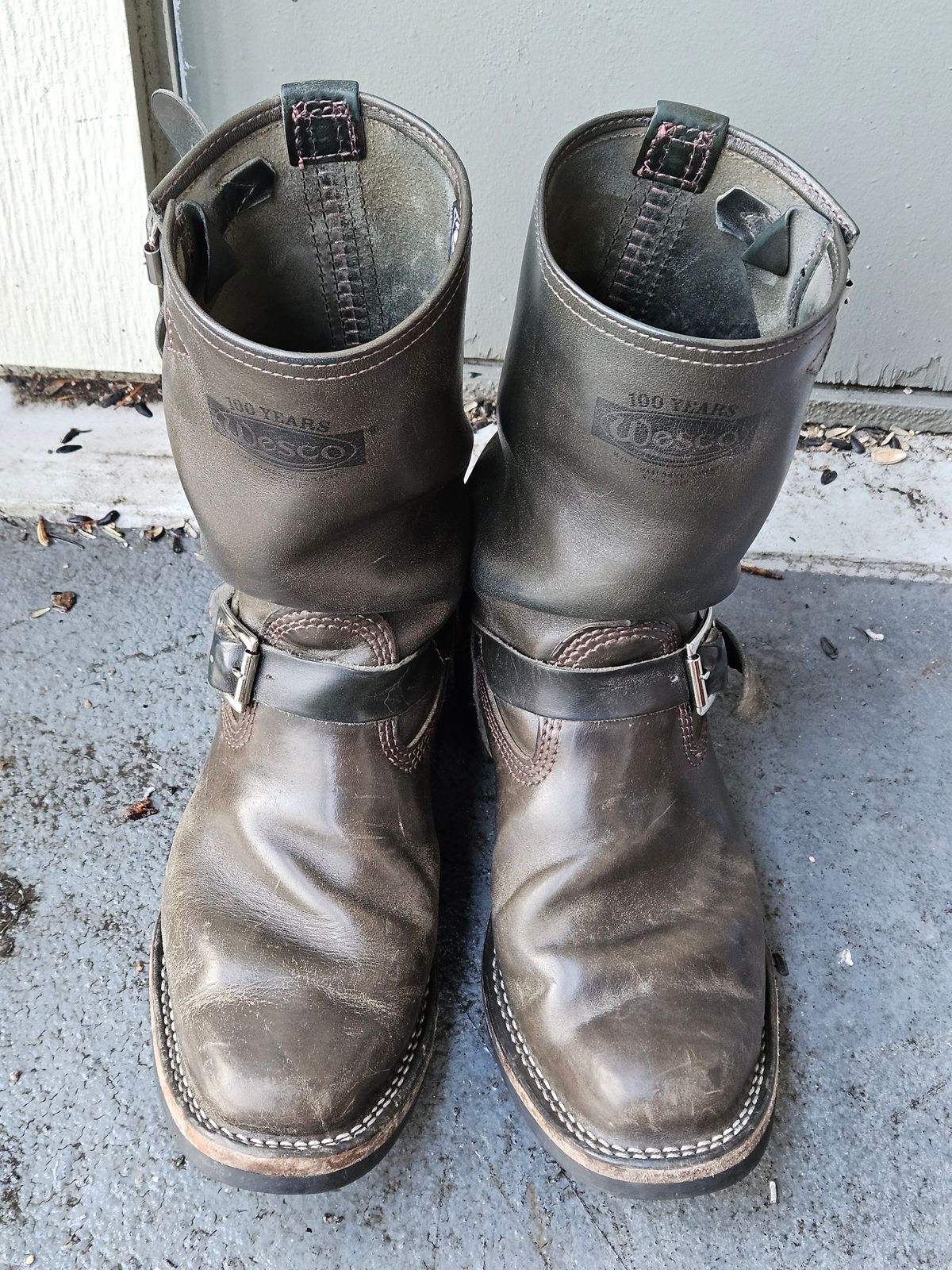 Photo by aDogNamedMerle on February 6, 2025 of the Wesco Mister Lou in Maryam Petrolio Waxed Black Horsehide.