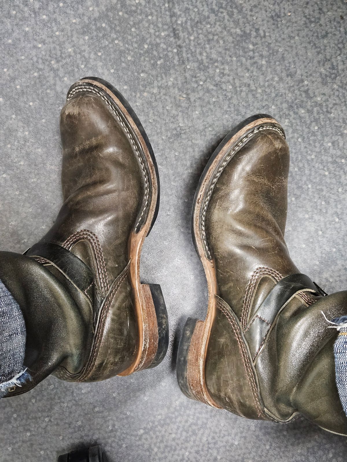 Photo by aDogNamedMerle on August 8, 2025 of the Wesco Mister Lou in Maryam Petrolio Waxed Black Horsehide.