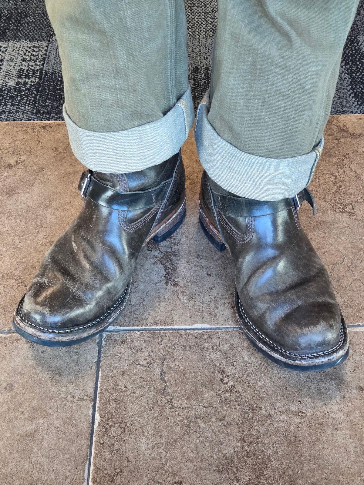 Photo by aDogNamedMerle on March 9, 2026 of the Wesco Mister Lou in Maryam Petrolio Waxed Black Horsehide.