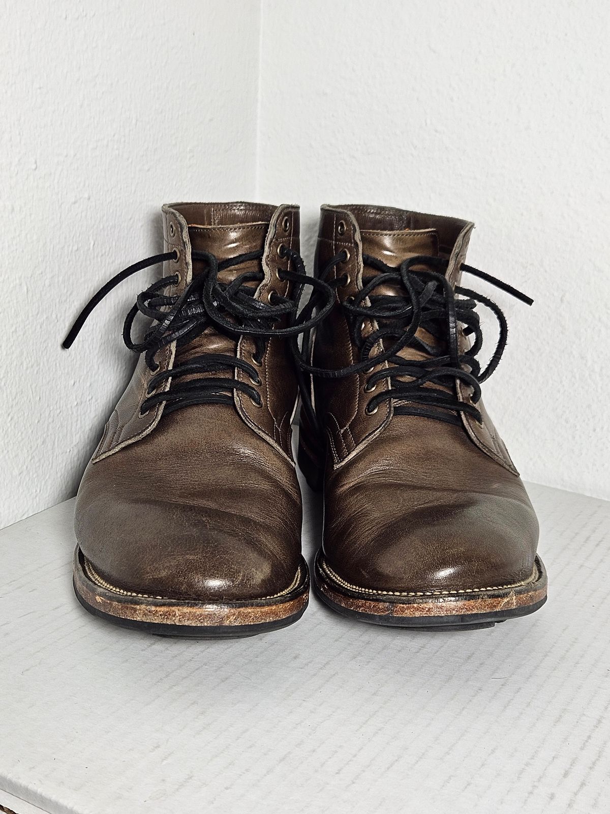 Photo by aDogNamedMerle on November 5, 2023 of the Viberg Service Boot in C.F. Stead Classic Grey Oiled Culatta.