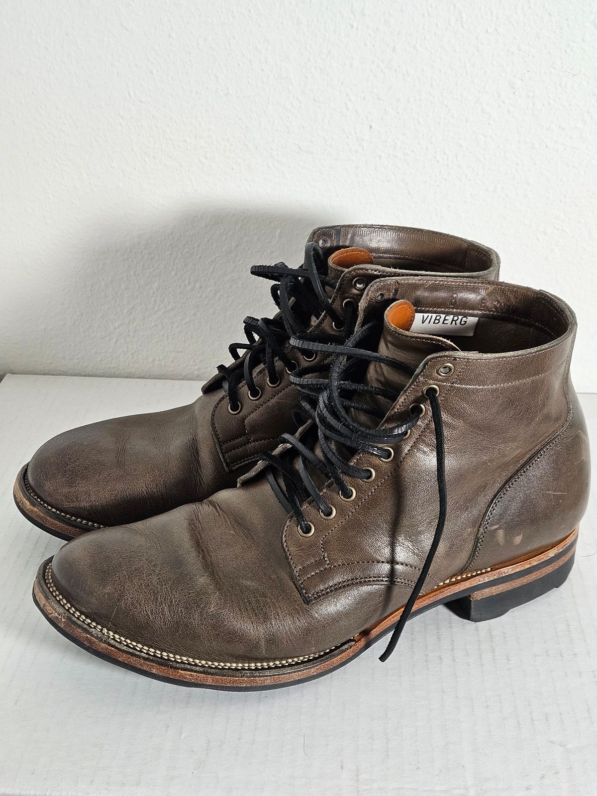 Photo by aDogNamedMerle on December 6, 2023 of the Viberg Service Boot in C.F. Stead Classic Grey Oiled Culatta.