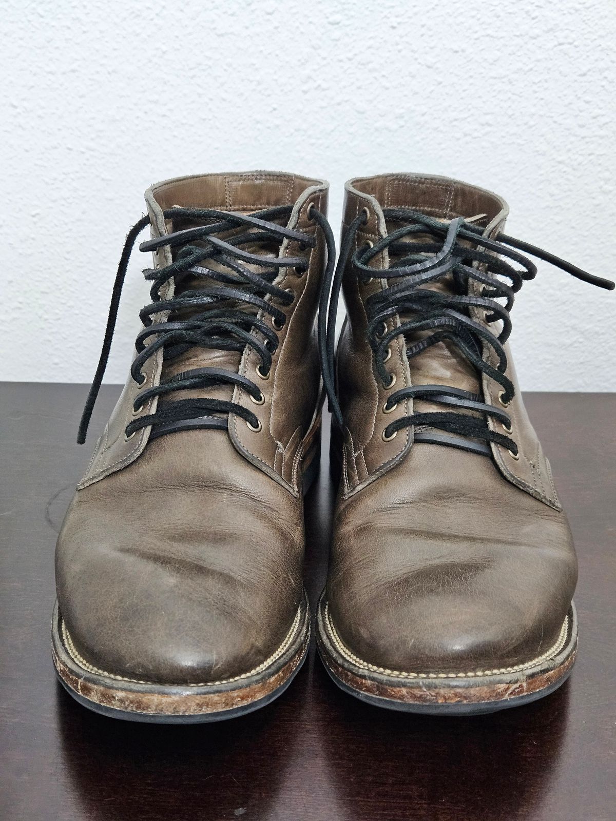 Photo by aDogNamedMerle on January 4, 2024 of the Viberg Service Boot in C.F. Stead Classic Grey Oiled Culatta.