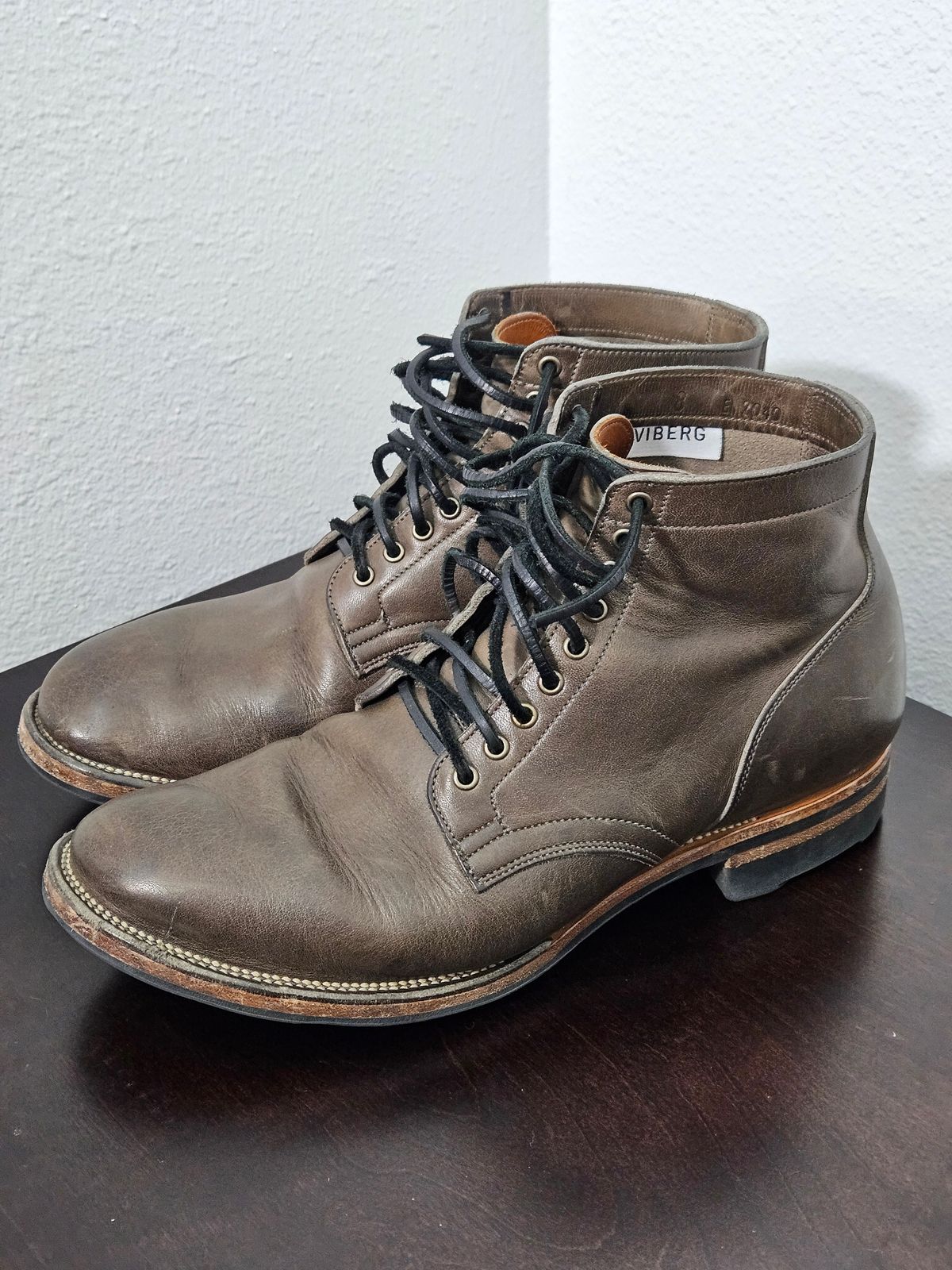 Photo by aDogNamedMerle on January 4, 2024 of the Viberg Service Boot in C.F. Stead Classic Grey Oiled Culatta.