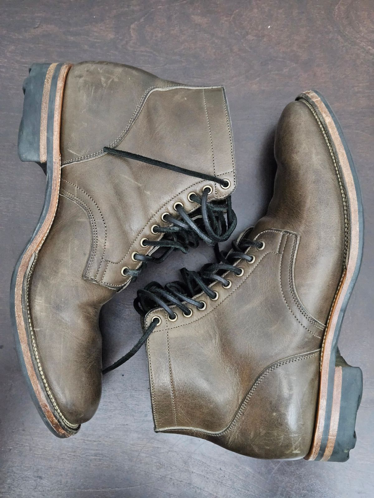 Photo by aDogNamedMerle on January 4, 2024 of the Viberg Service Boot in C.F. Stead Classic Grey Oiled Culatta.