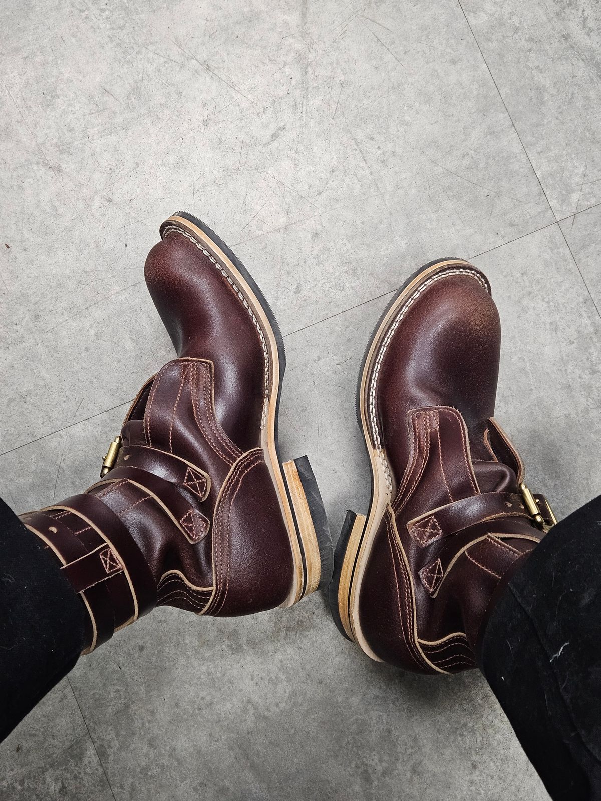 Photo by aDogNamedMerle on March 22, 2024 of the Nicks Heritage TankerPro in Horween Tan Waxed Flesh.