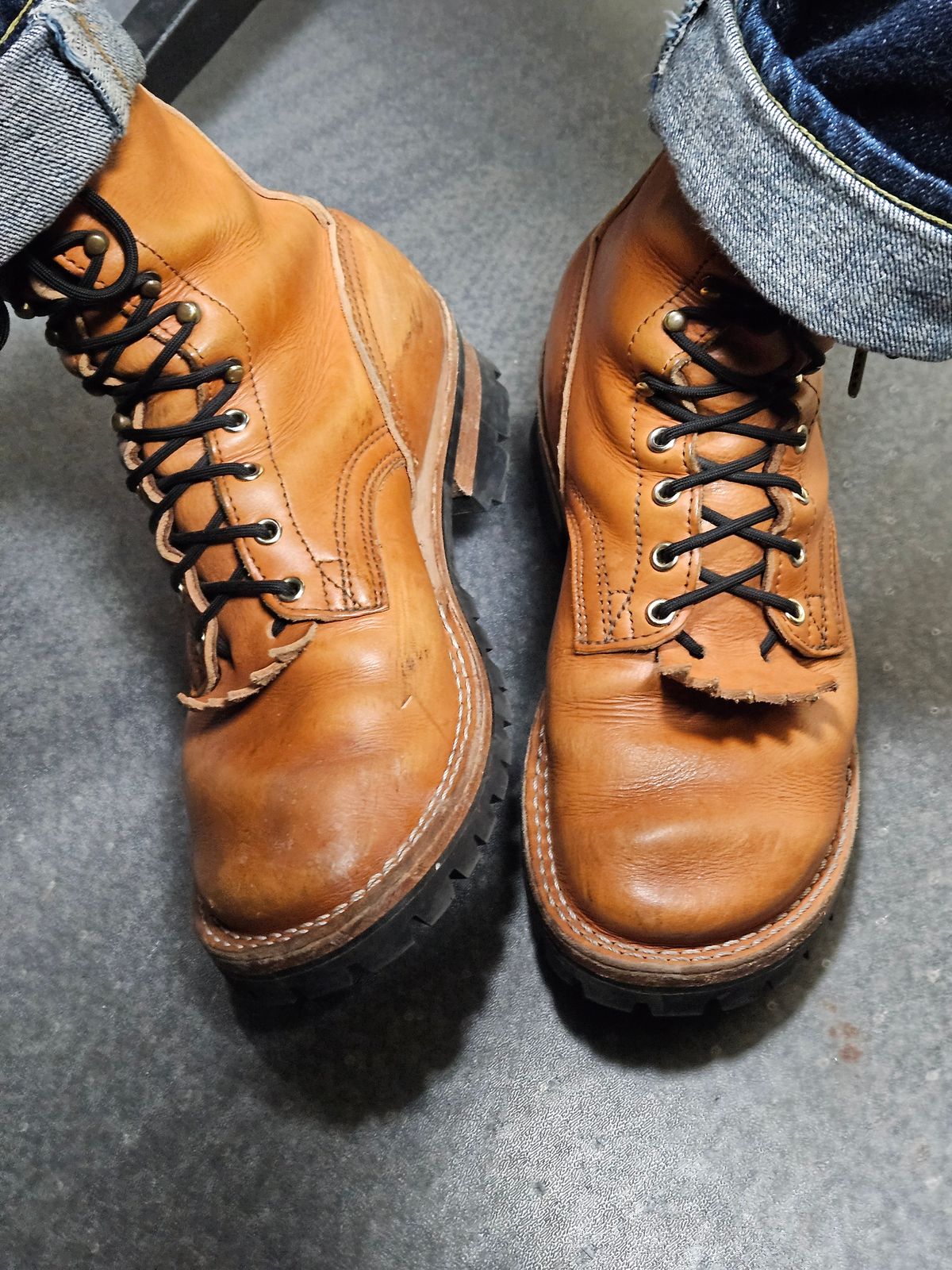 Photo by aDogNamedMerle on December 3, 2025 of the Nicks DomePro in Wickett & Craig Tan English Bridle.