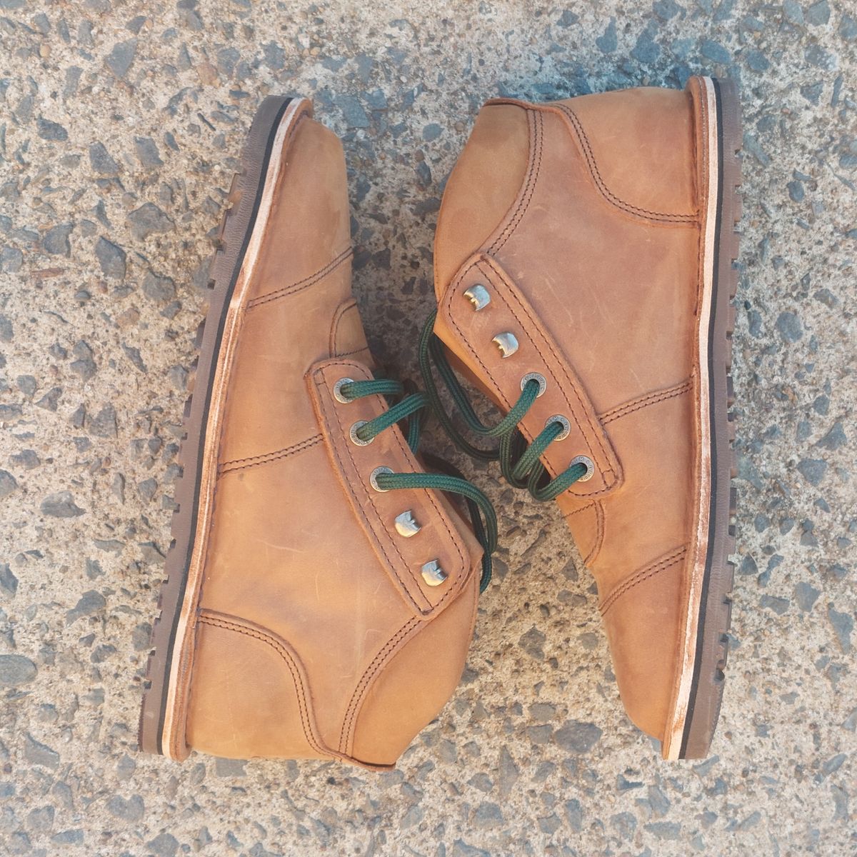 Photo by Willow on October 2, 2023 of the Jim Green African Ranger Barefoot Boot in Fudge Crazy Horse.