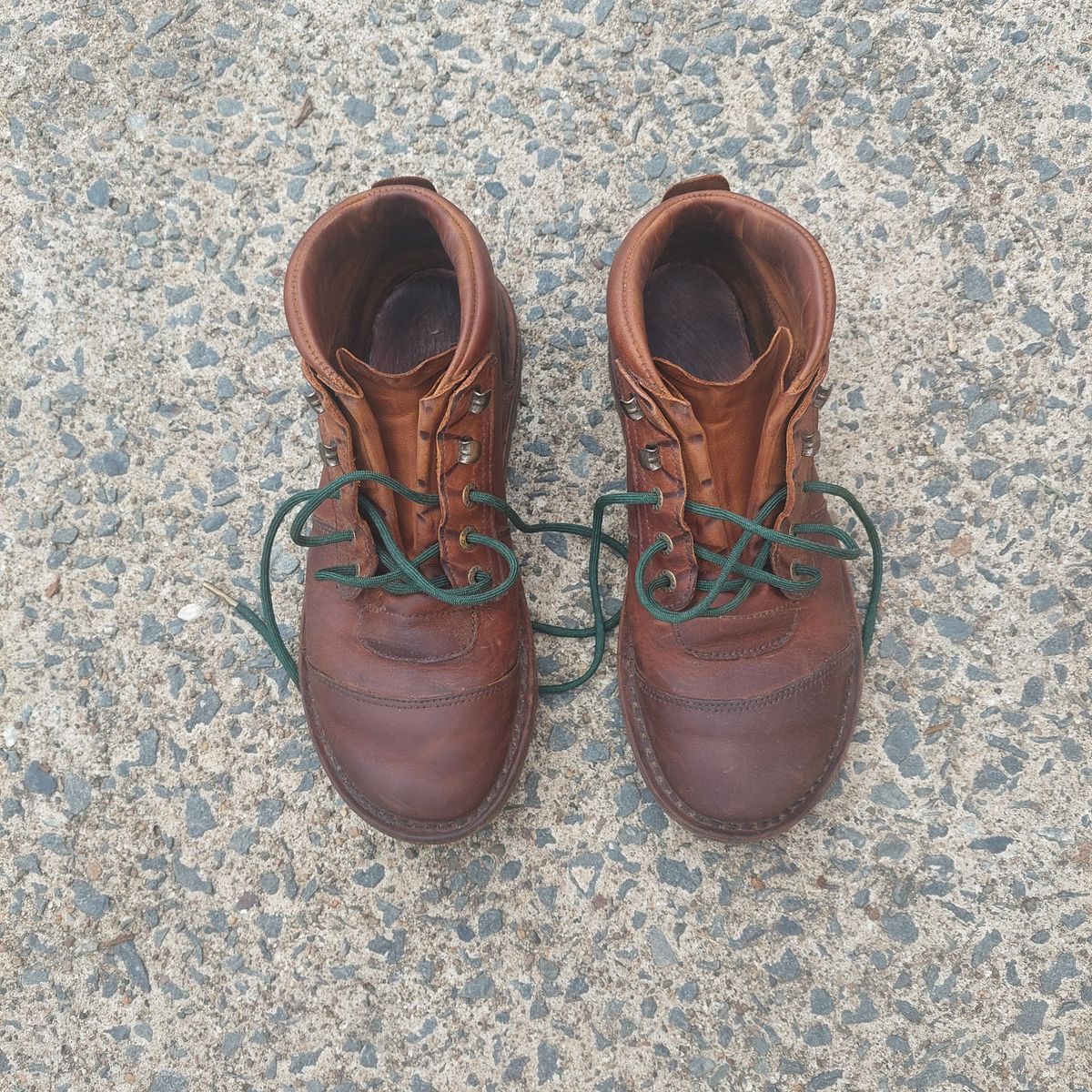 Photo by Willow on November 5, 2023 of the Jim Green African Ranger Barefoot Boot in Fudge Crazy Horse.