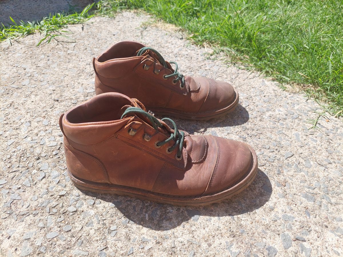 Photo by Willow on December 6, 2023 of the Jim Green African Ranger Barefoot Boot in Fudge Crazy Horse.
