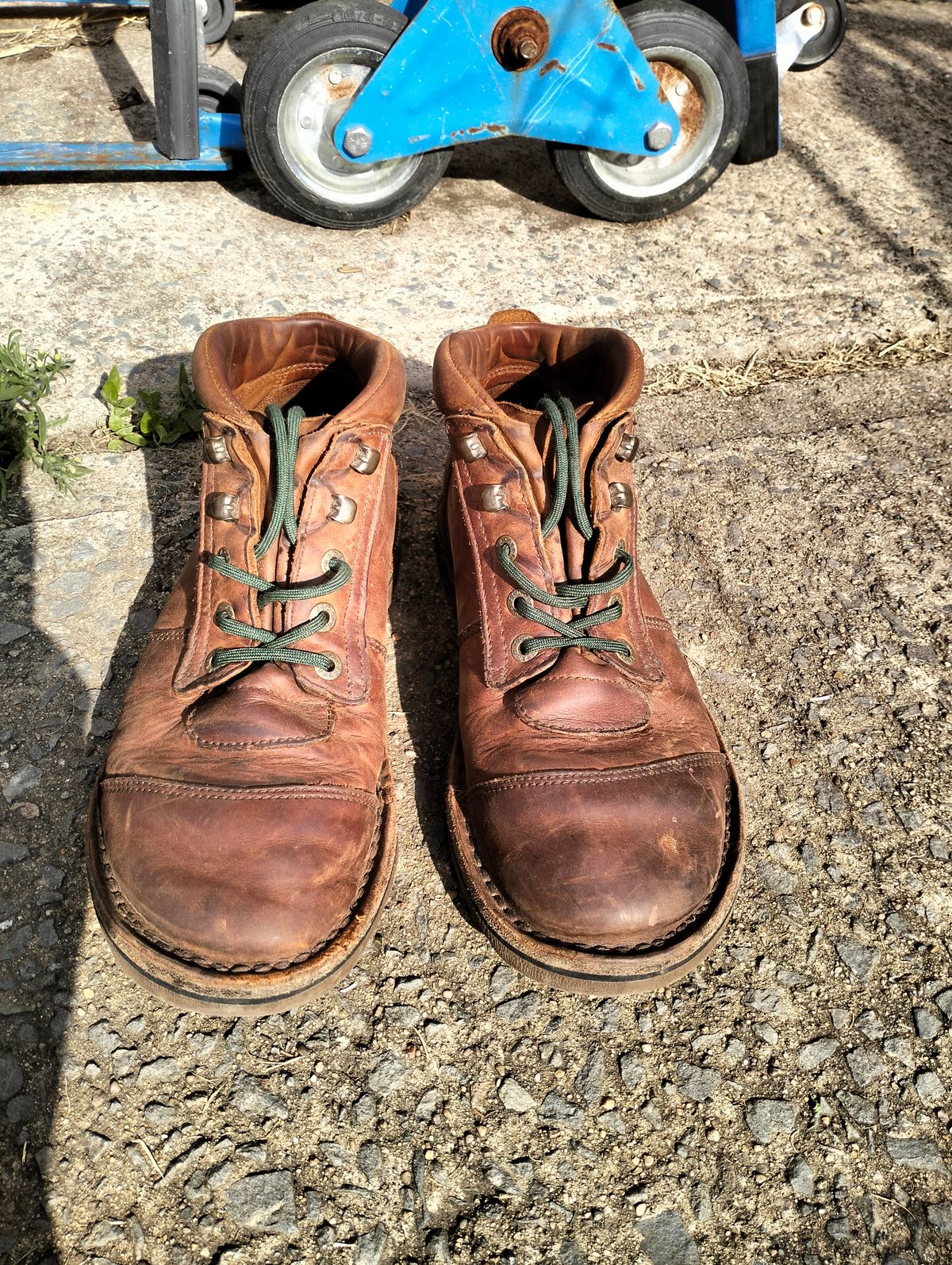 Photo by Willow on February 3, 2024 of the Jim Green African Ranger Barefoot Boot in Fudge Crazy Horse.