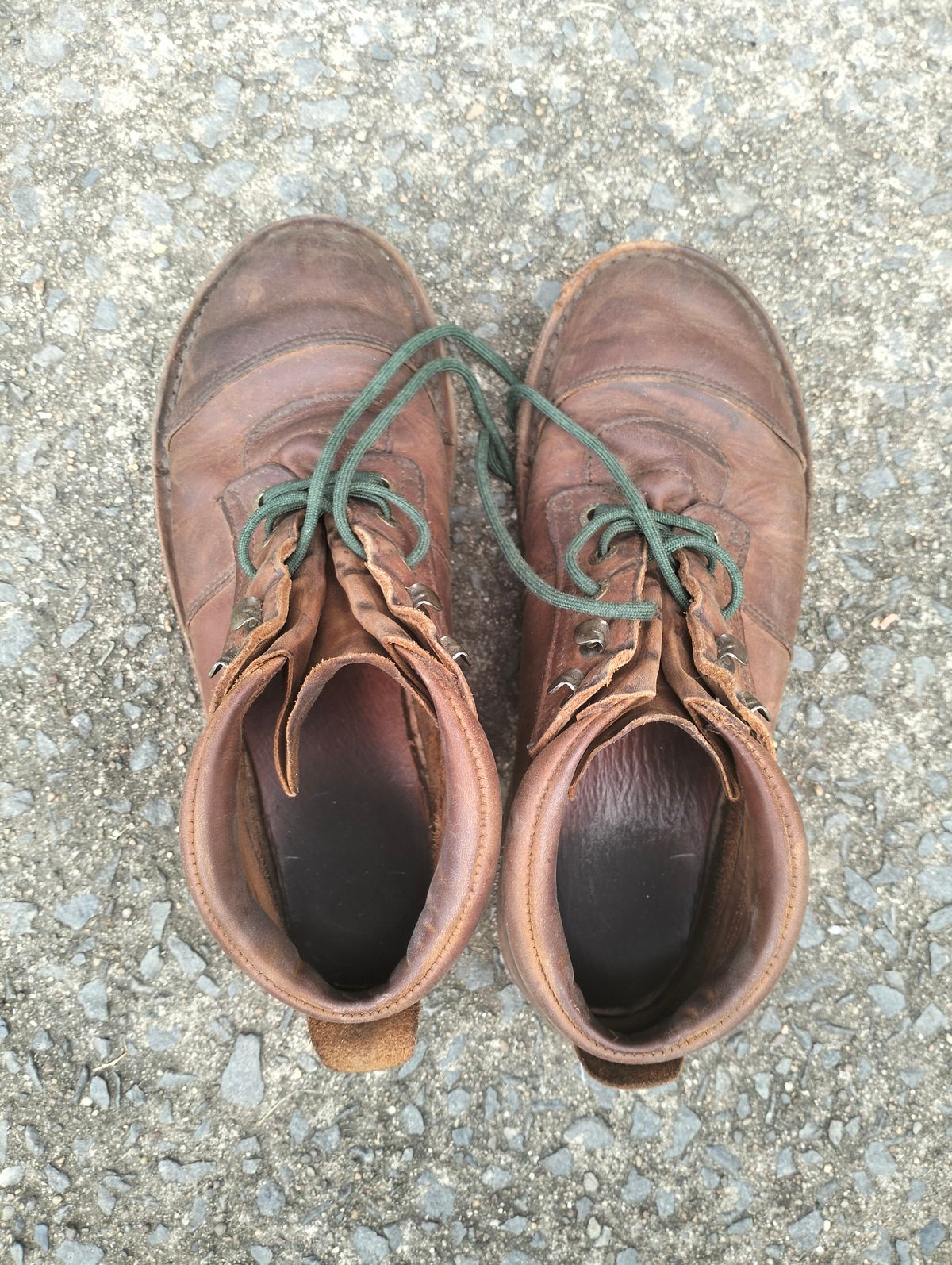 Photo by Willow on March 5, 2024 of the Jim Green African Ranger Barefoot Boot in Fudge Crazy Horse.