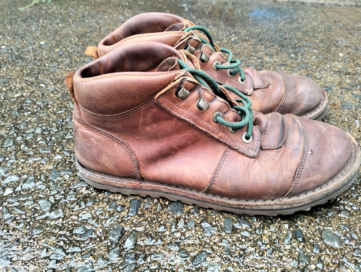 Photo by Willow on April 5, 2024 of the Jim Green African Ranger Barefoot Boot in Fudge Crazy Horse.