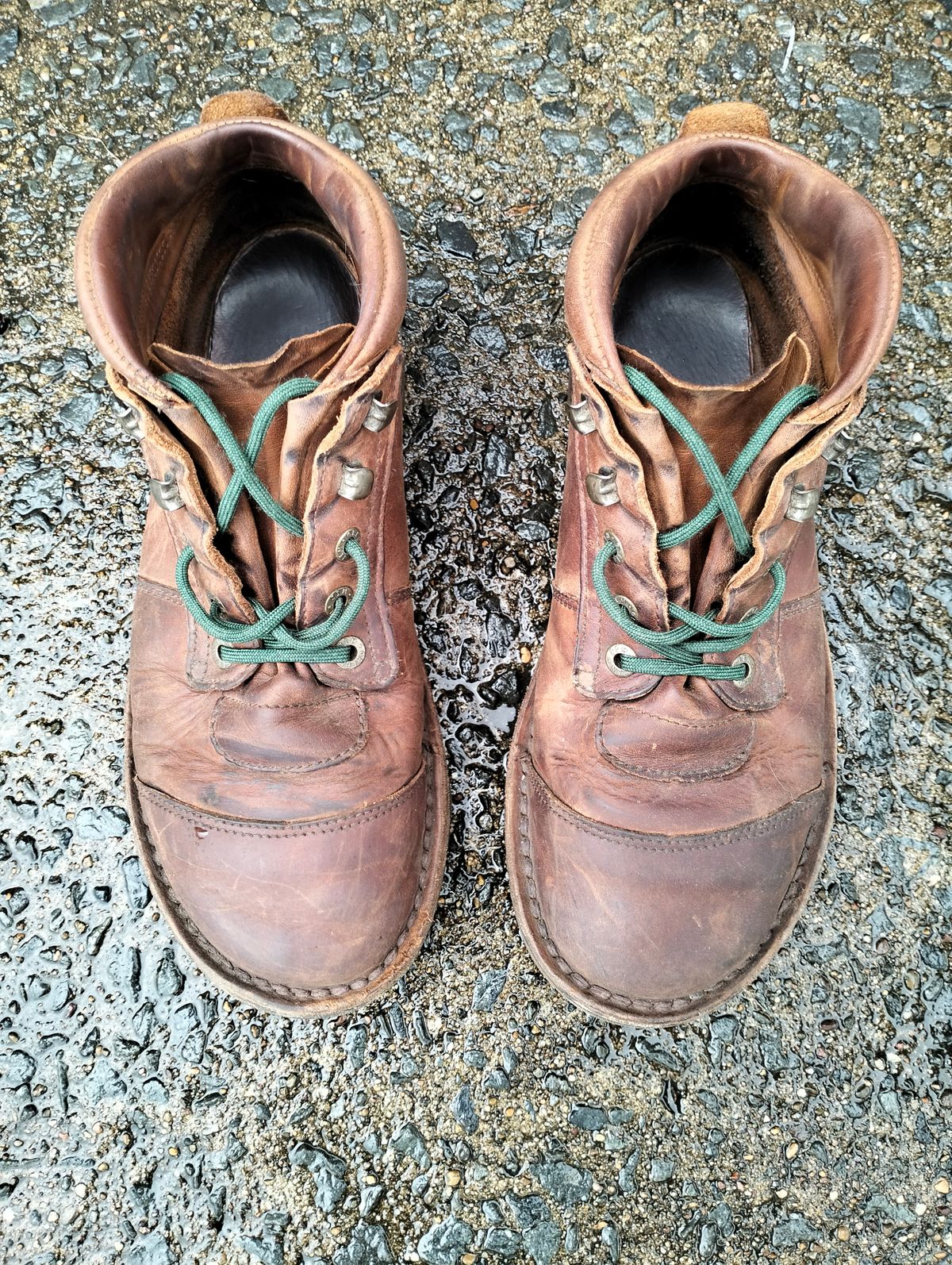 Photo by Willow on April 5, 2024 of the Jim Green African Ranger Barefoot Boot in Fudge Crazy Horse.