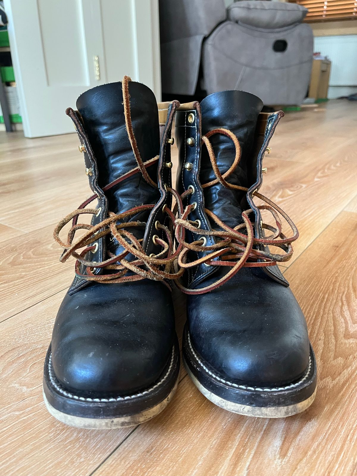 Photo by VoodooRay on November 5, 2022 of the Role Club Underdogs in Unlisted Leather.