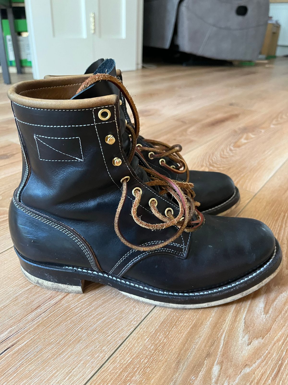 Photo by VoodooRay on November 5, 2022 of the Role Club Underdogs in Unlisted Leather.