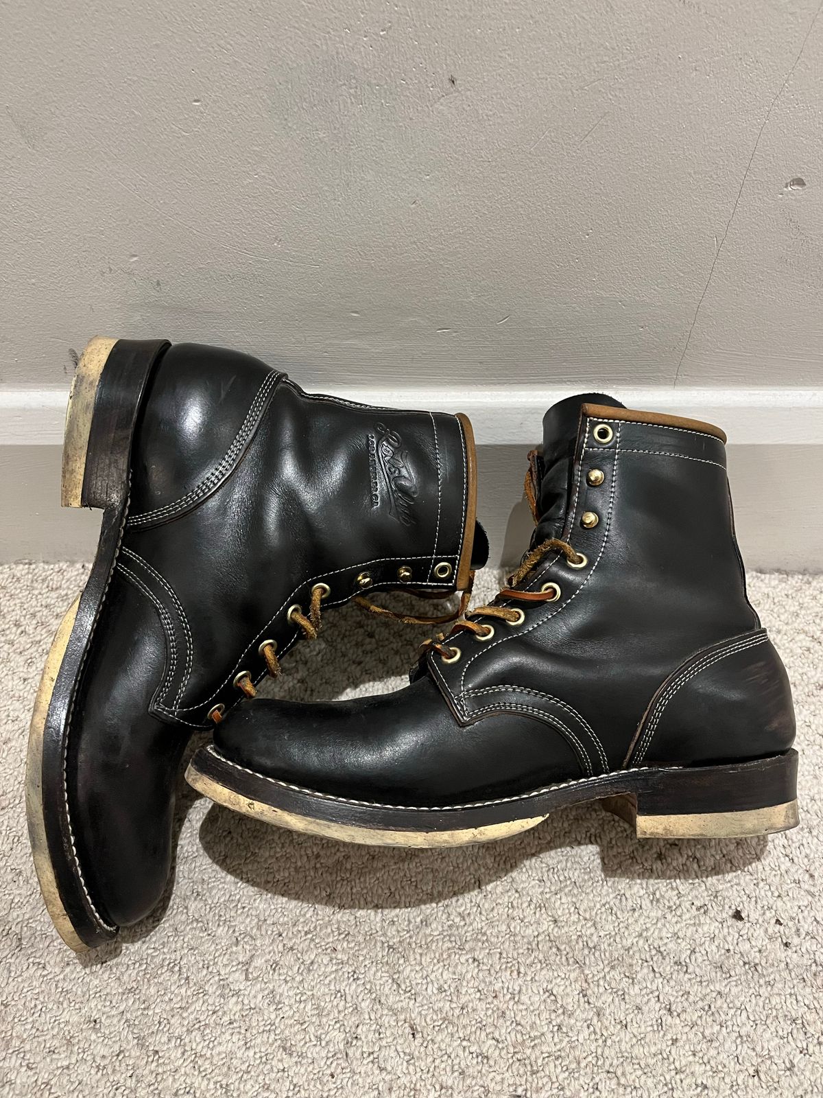 Photo by VoodooRay on December 3, 2022 of the Role Club Underdogs in Unlisted Leather.