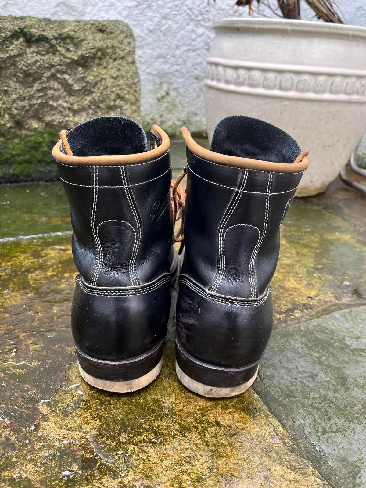 Photo by VoodooRay on January 1, 2023 of the Role Club Underdogs in Unlisted Leather.