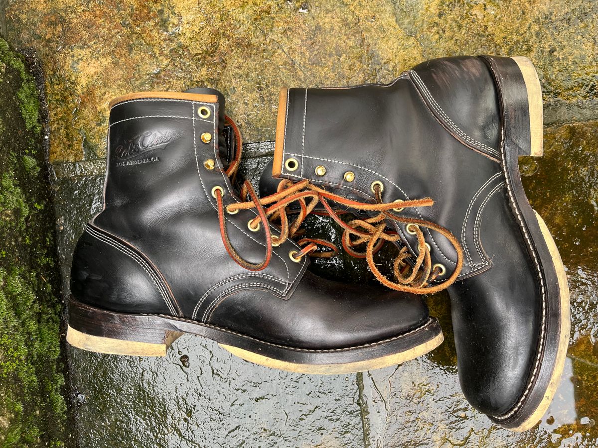 Photo by VoodooRay on January 1, 2023 of the Role Club Underdogs in Unlisted Leather.