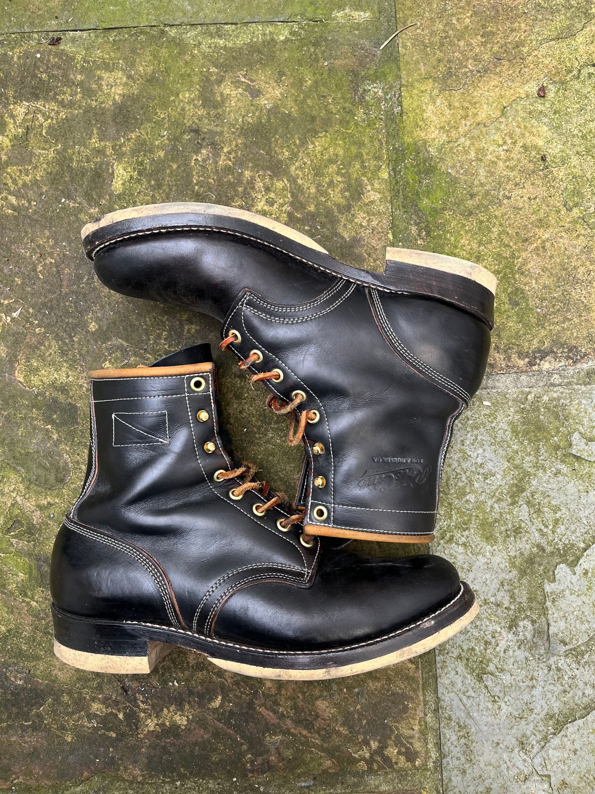 Photo by VoodooRay on February 4, 2023 of the Role Club Underdogs in Unlisted Leather.