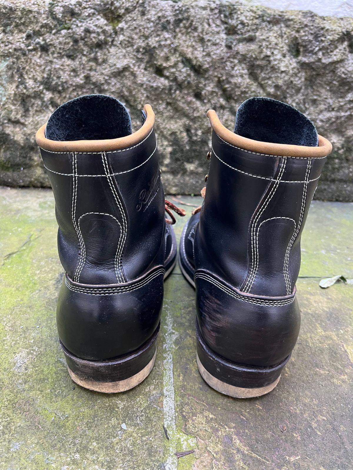 Photo by VoodooRay on April 3, 2023 of the Role Club Underdogs in Unlisted Leather.
