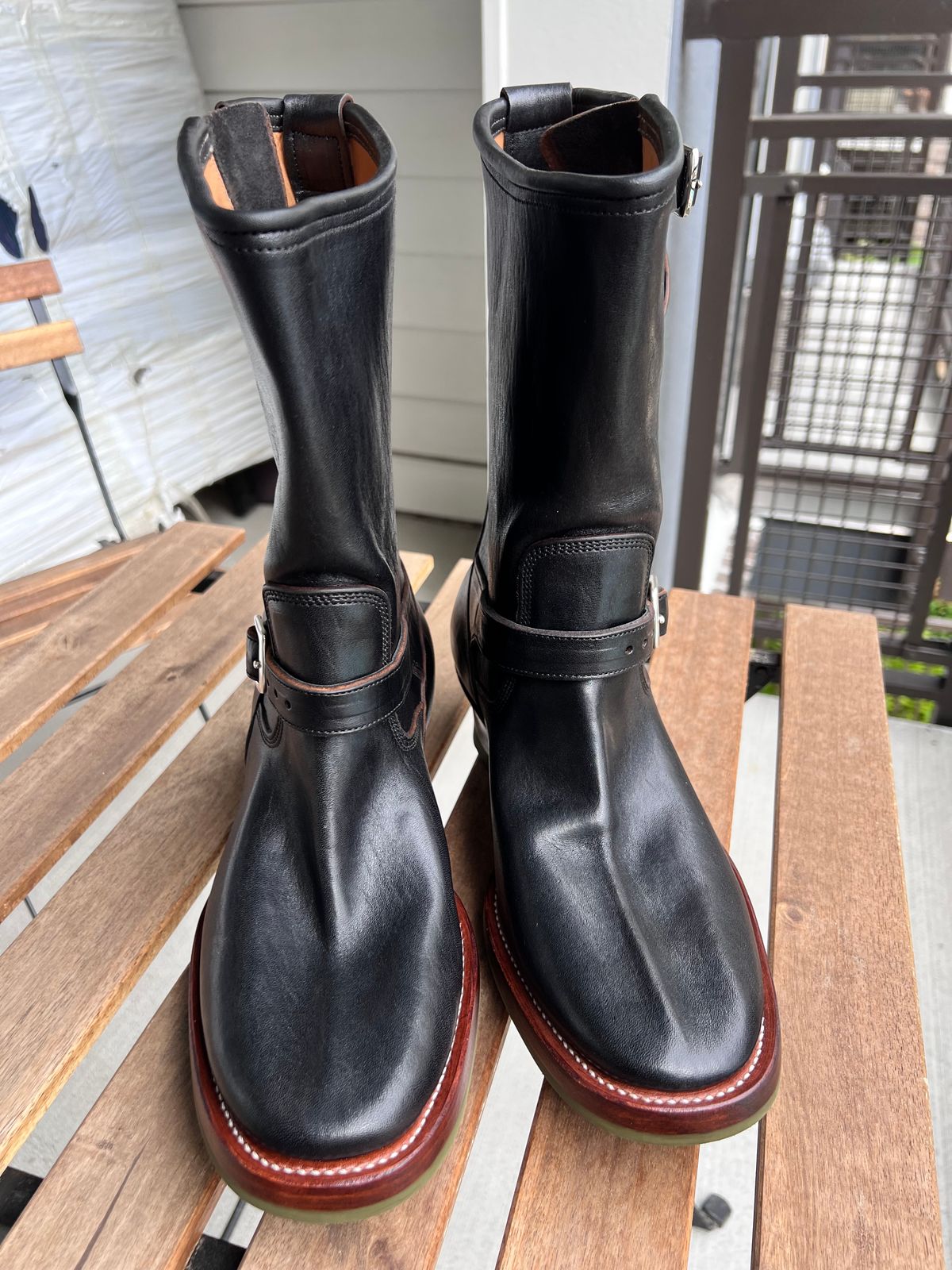 Photo by A_Clockwork_Yifan on October 1, 2025 of the Lost Boys (Formerly King Boots) Engineer Boots in Black Teacore Shinki Shrunken Horsefront.