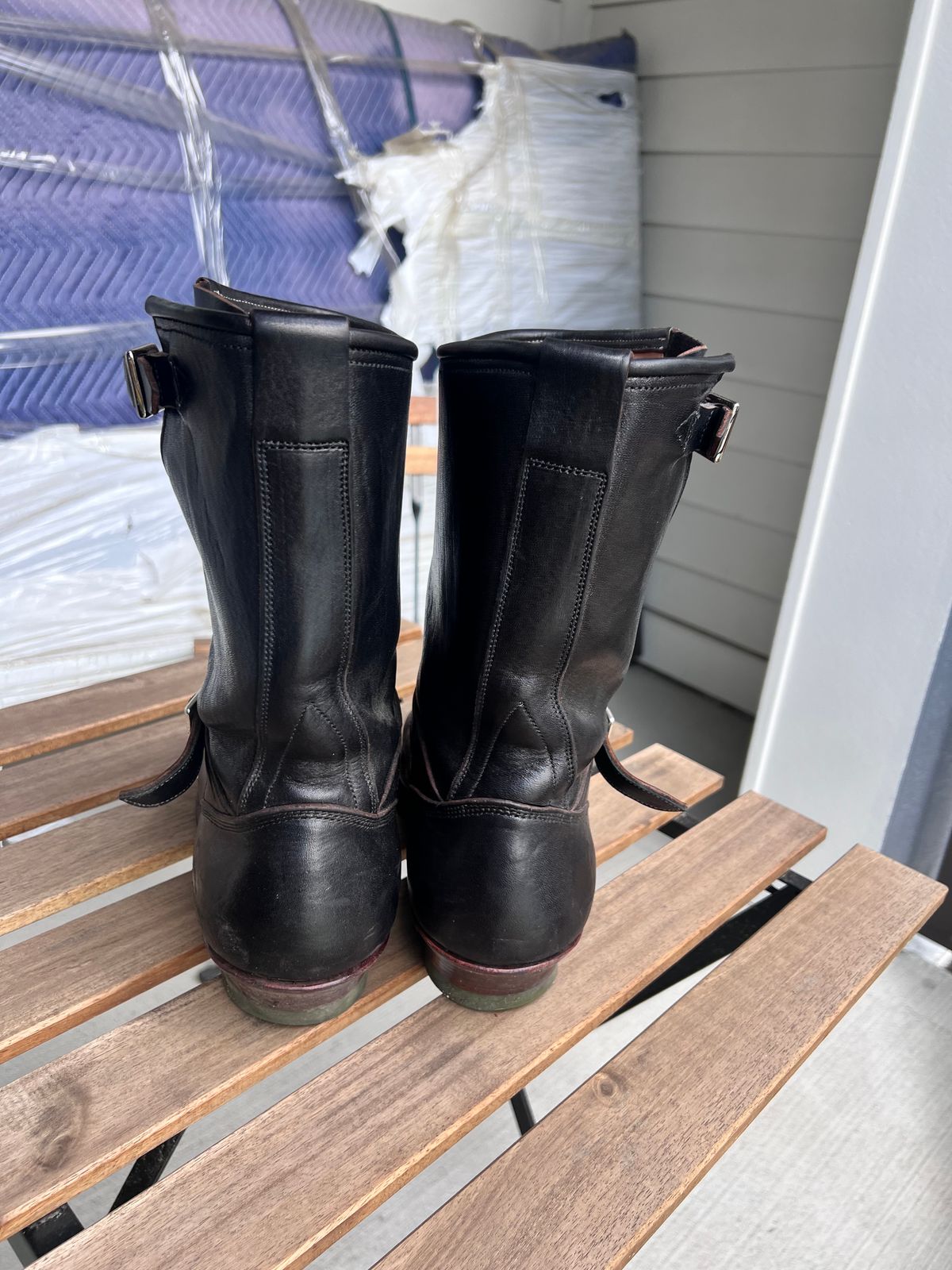 Photo by A_Clockwork_Yifan on November 3, 2025 of the Lost Boys (Formerly King Boots) Engineer Boots in Black Teacore Shinki Shrunken Horsefront.