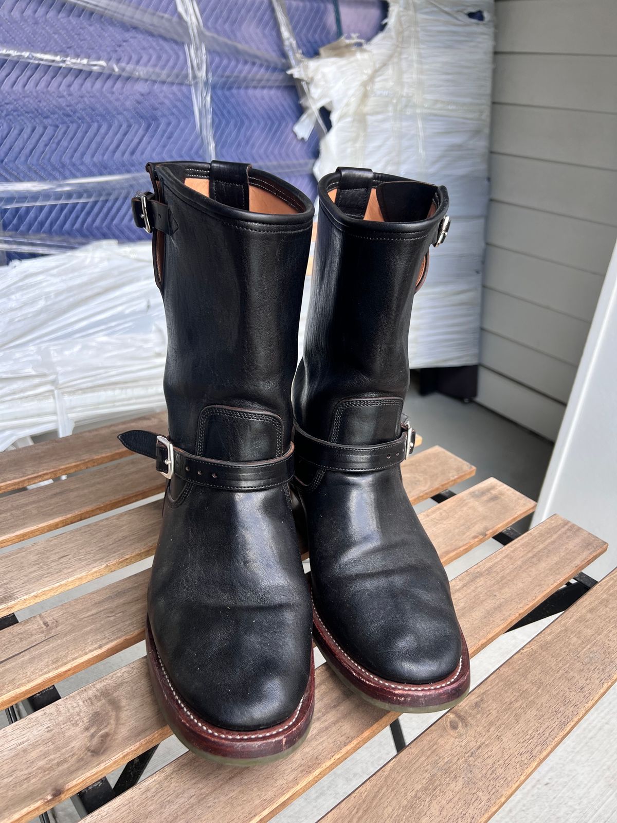 Photo by A_Clockwork_Yifan on November 3, 2025 of the Lost Boys (Formerly King Boots) Engineer Boots in Black Teacore Shinki Shrunken Horsefront.