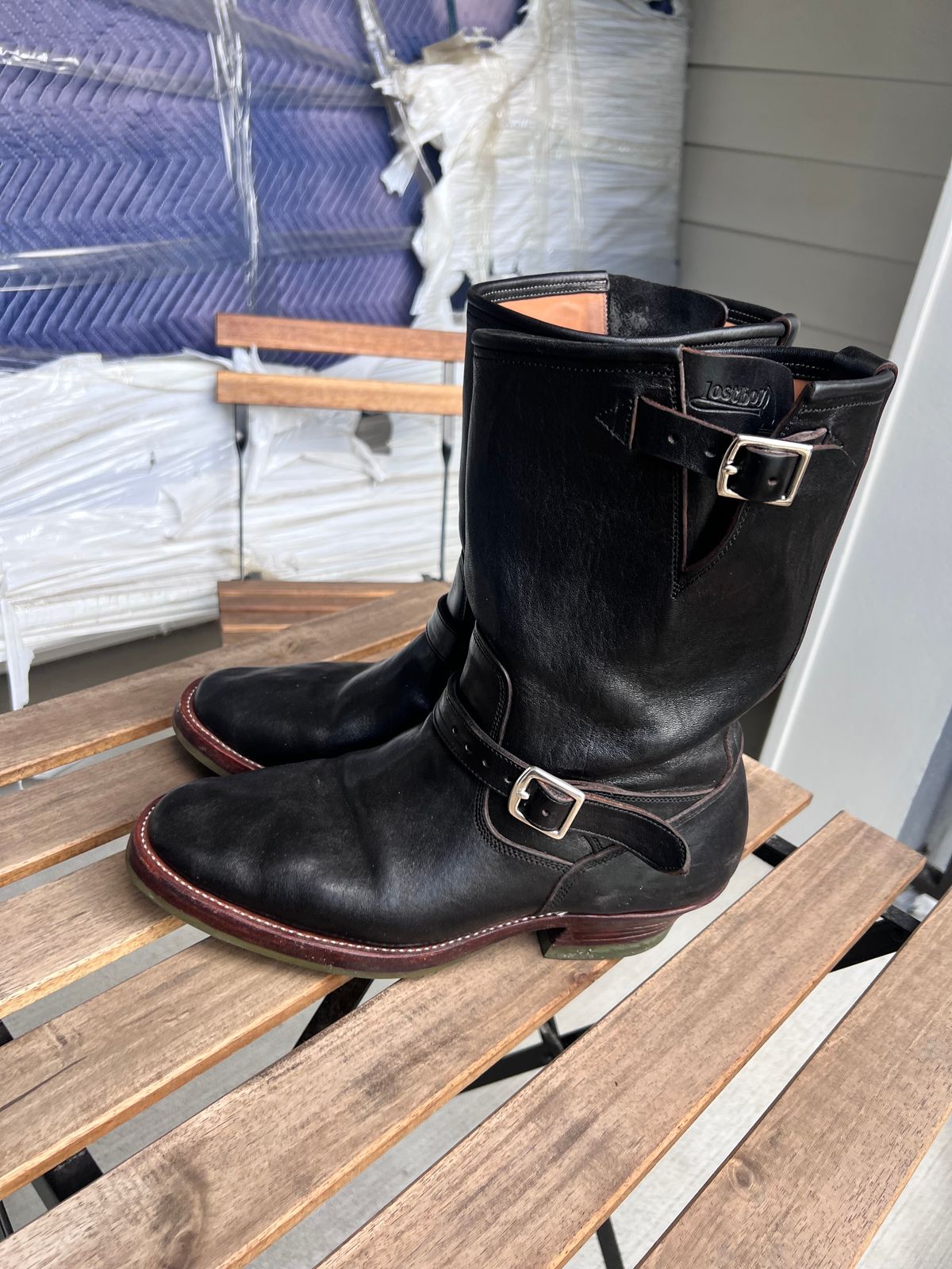 Photo by A_Clockwork_Yifan on November 3, 2025 of the Lost Boys (Formerly King Boots) Engineer Boots in Black Teacore Shinki Shrunken Horsefront.