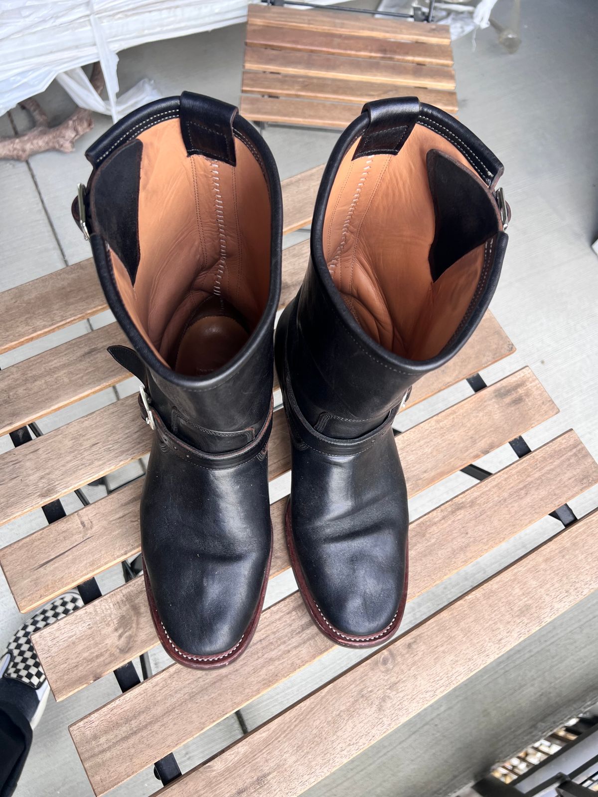 Photo by A_Clockwork_Yifan on November 3, 2025 of the Lost Boys (Formerly King Boots) Engineer Boots in Black Teacore Shinki Shrunken Horsefront.