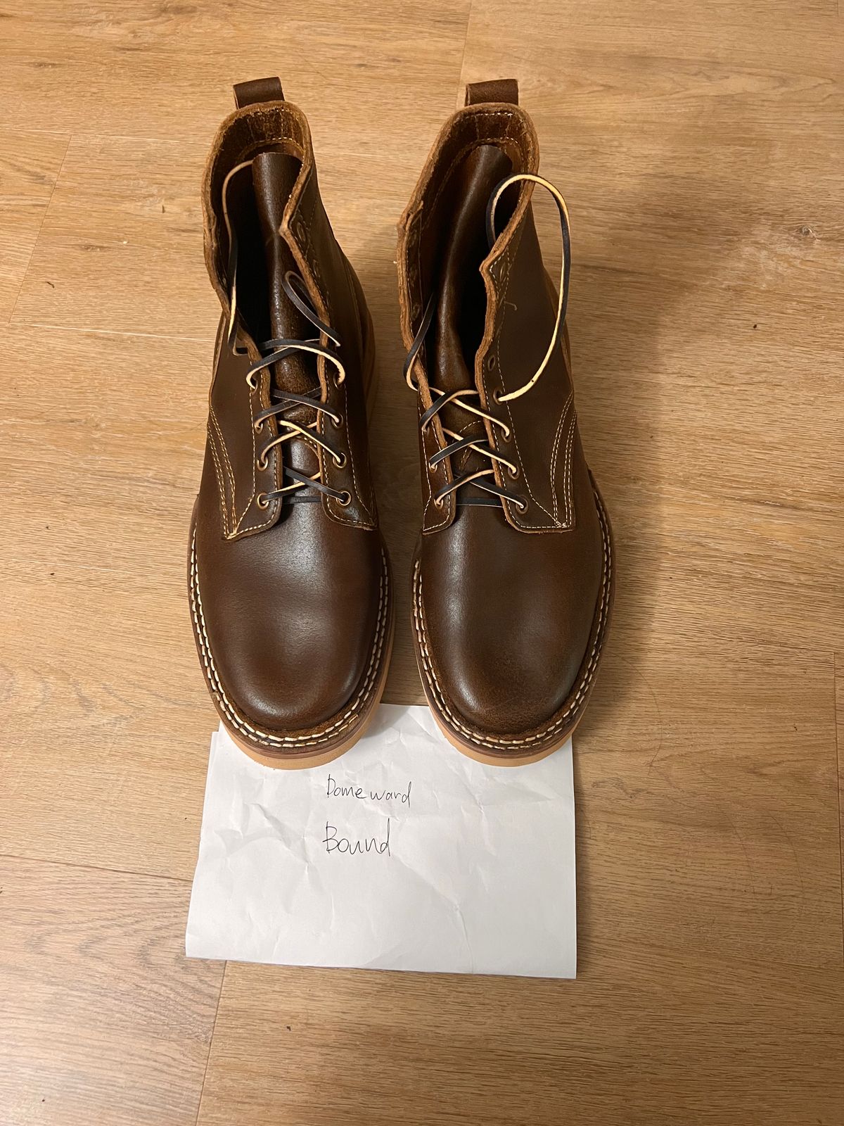 Photo by A_Clockwork_Yifan on October 1, 2023 of the White's Rambler in Horween Cinnamon Waxed Flesh.