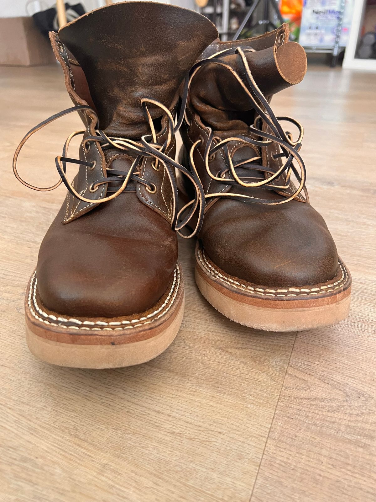 Photo by A_Clockwork_Yifan on November 1, 2023 of the White's Rambler in Horween Cinnamon Waxed Flesh.