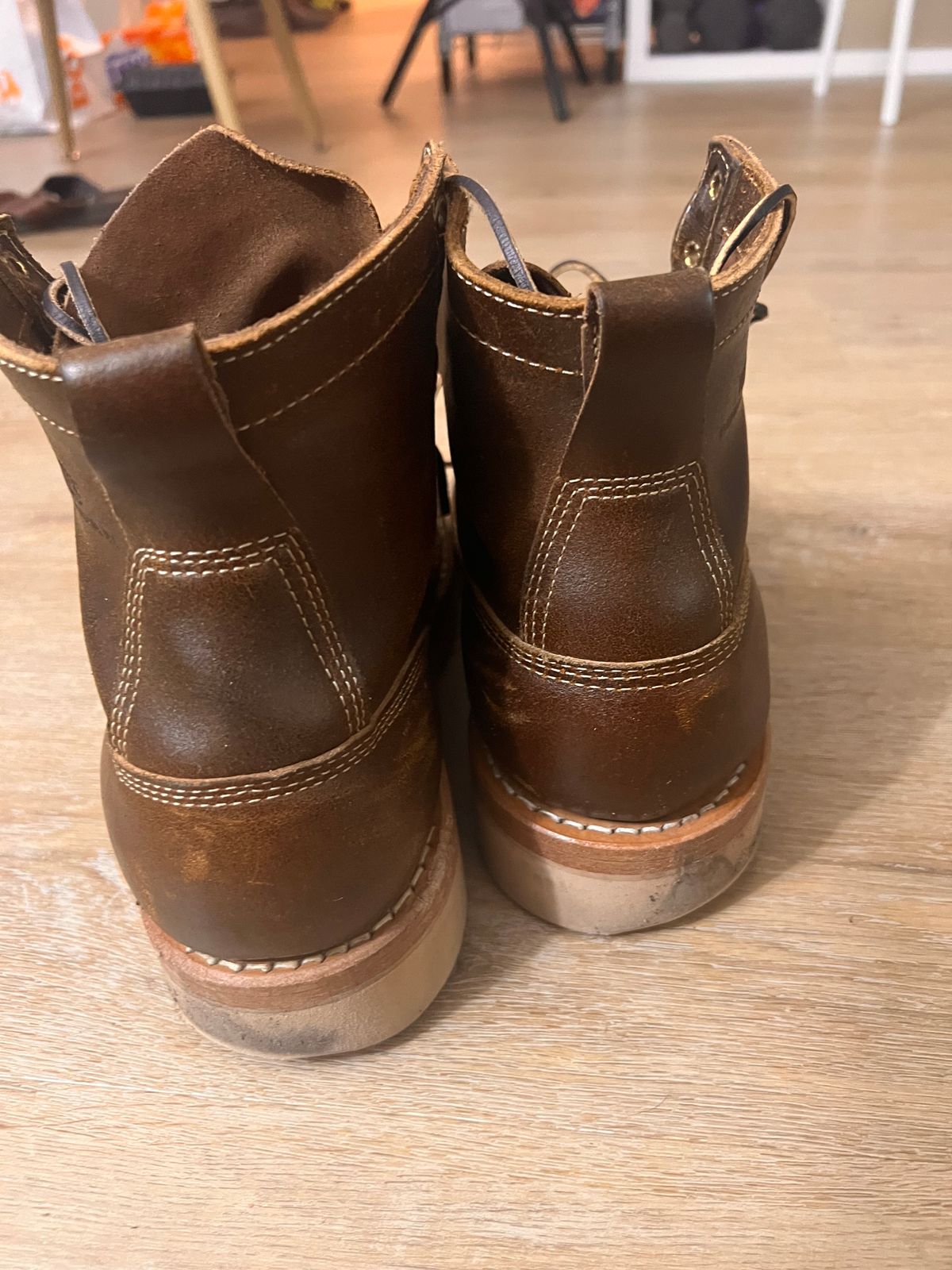 Photo by A_Clockwork_Yifan on December 4, 2023 of the White's Rambler in Horween Cinnamon Waxed Flesh.