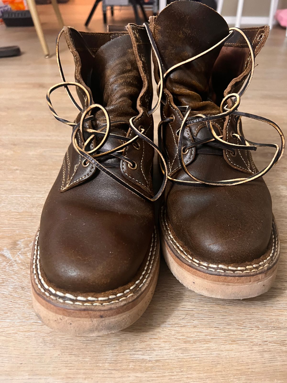 Photo by A_Clockwork_Yifan on December 4, 2023 of the White's Rambler in Horween Cinnamon Waxed Flesh.