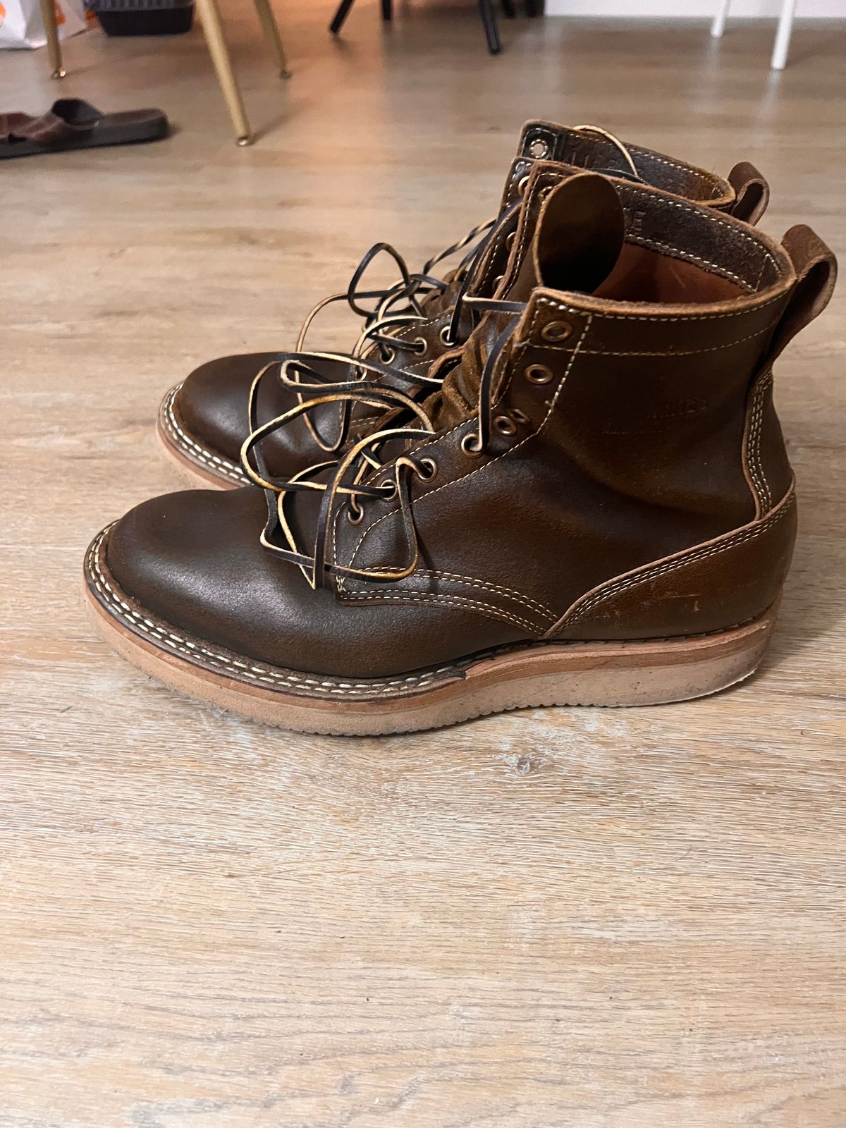 Photo by A_Clockwork_Yifan on December 4, 2023 of the White's Rambler in Horween Cinnamon Waxed Flesh.