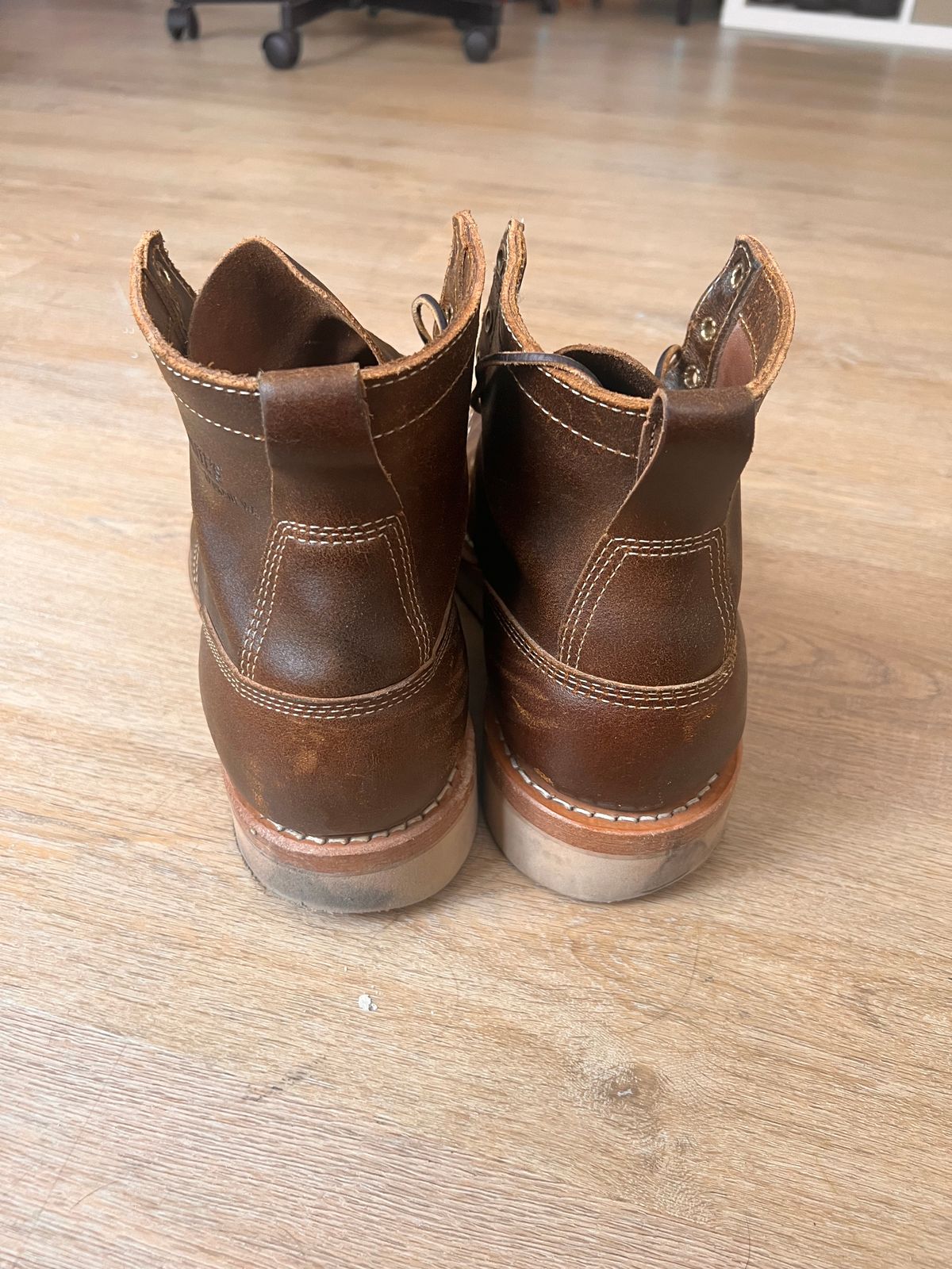 Photo by A_Clockwork_Yifan on January 4, 2024 of the White's Rambler in Horween Cinnamon Waxed Flesh.