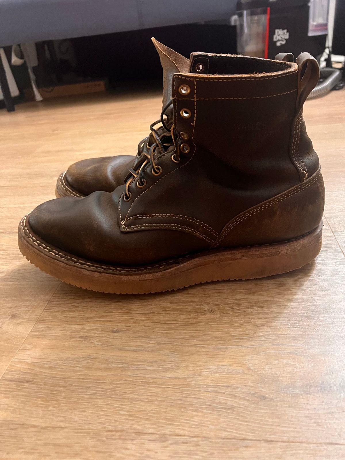 Photo by A_Clockwork_Yifan on February 1, 2024 of the White's Rambler in Horween Cinnamon Waxed Flesh.