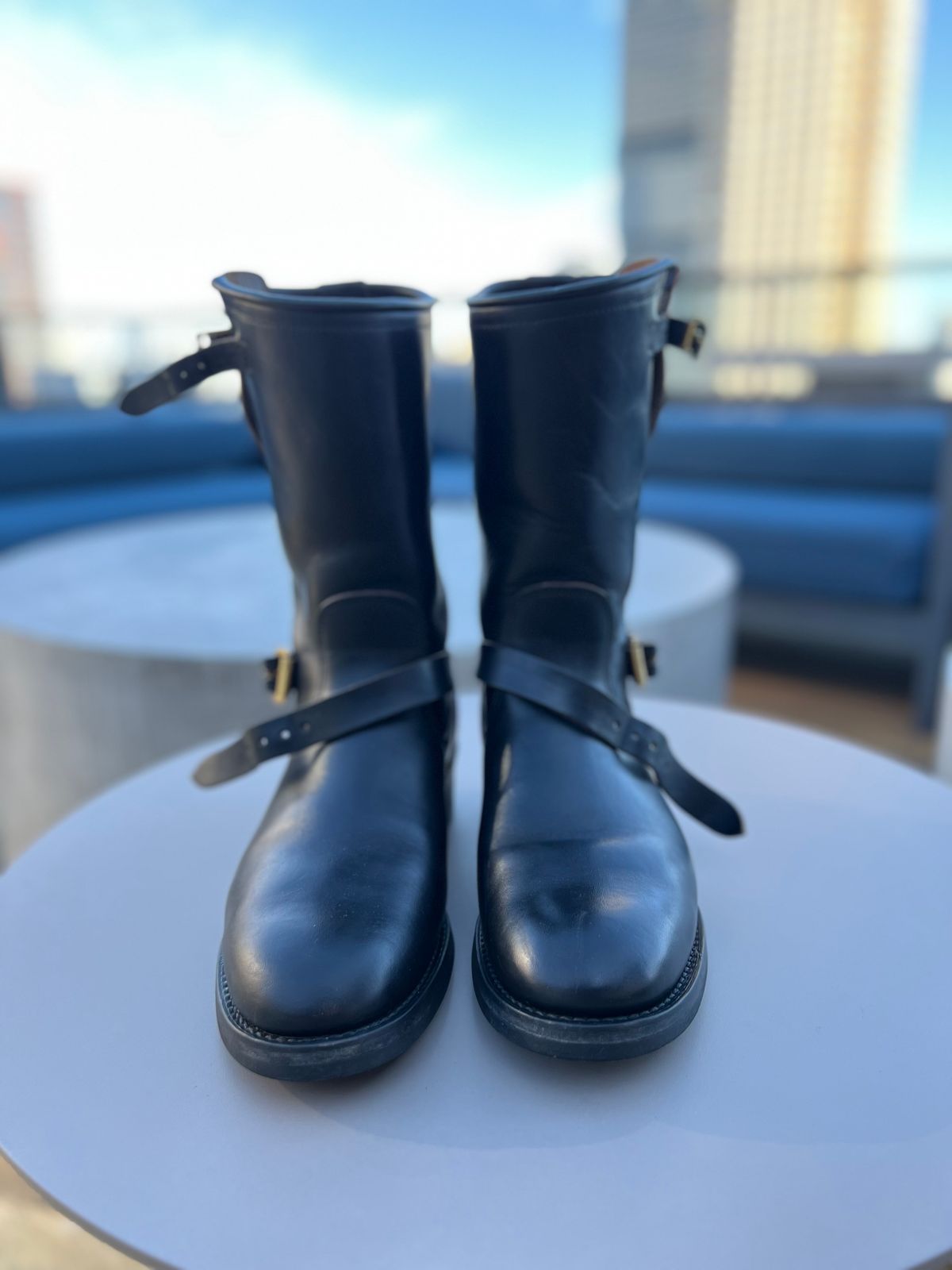 Photo by A_Clockwork_Yifan on December 4, 2022 of the Attractions BILTBUCK Engineer Boots in Black Italian Horsebutt.