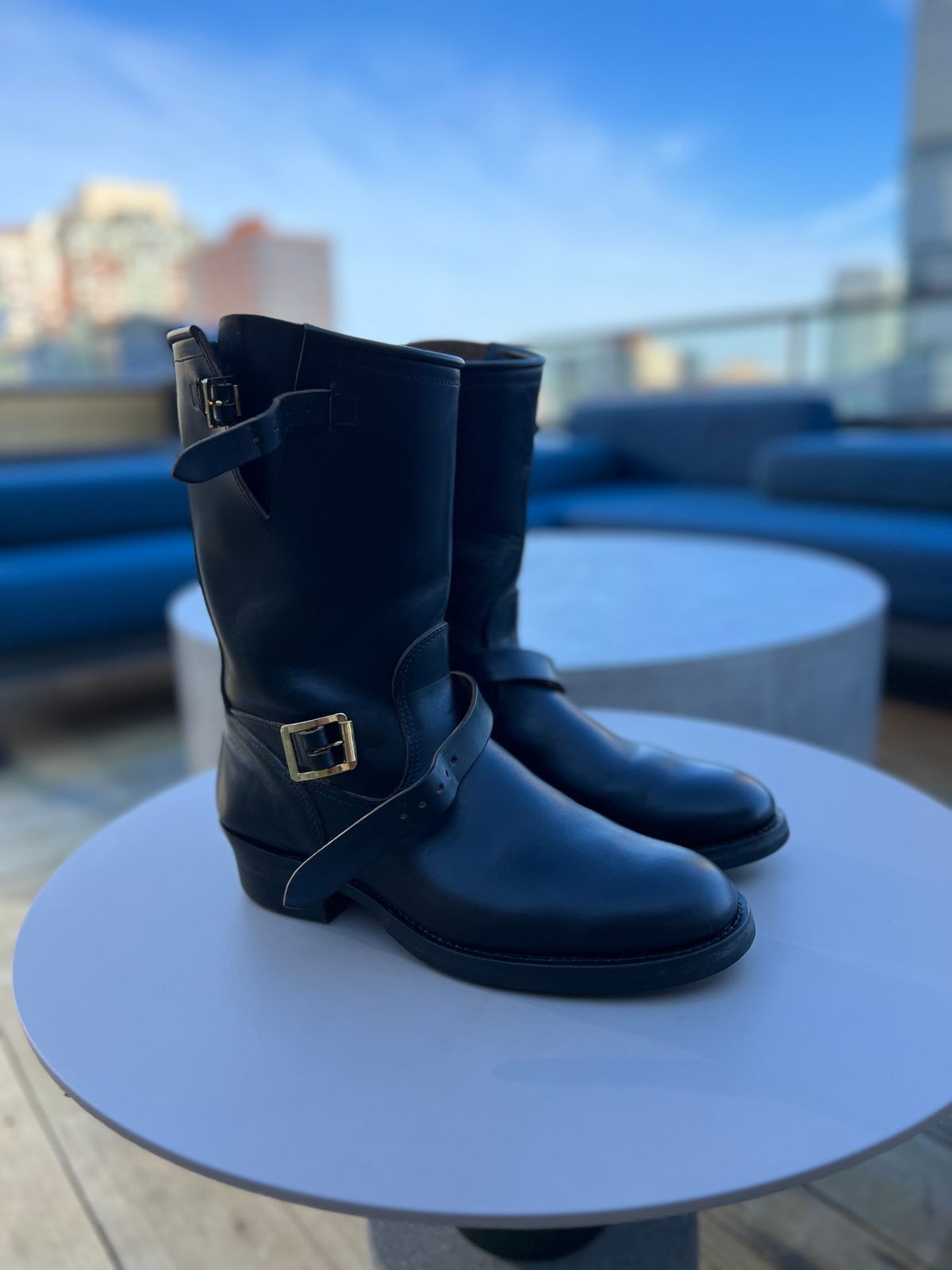 Photo by A_Clockwork_Yifan on December 4, 2022 of the Attractions BILTBUCK Engineer Boots in Black Italian Horsebutt.