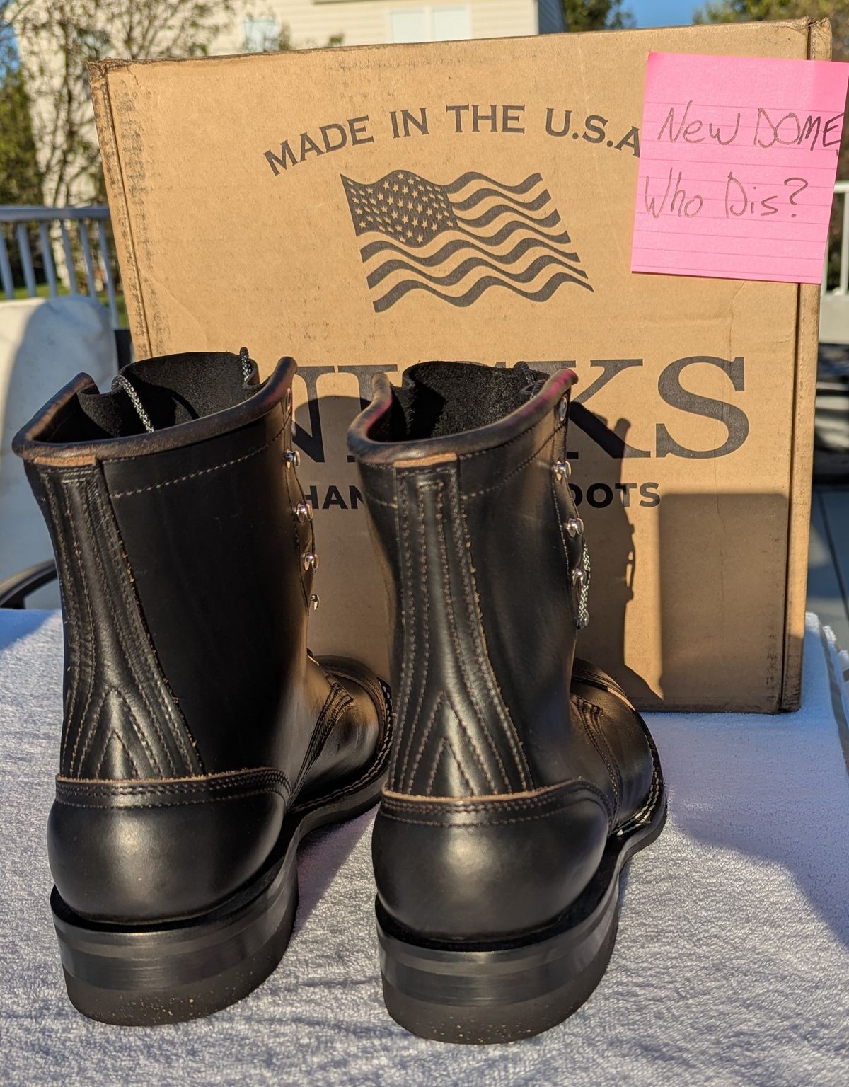 Photo by Vehe on October 1, 2025 of the Nicks Parkhurst V3 in Horween Black Chromexcel.