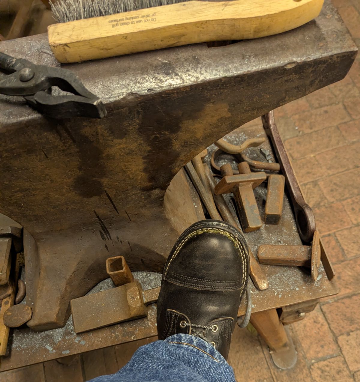 Photo by Vehe on October 25, 2025 of the Nicks Parkhurst V3 in Horween Black Chromexcel.