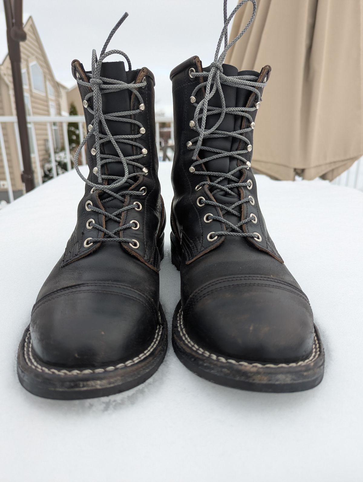 Photo by Vehe on December 3, 2025 of the Nicks Parkhurst V3 in Horween Black Chromexcel.