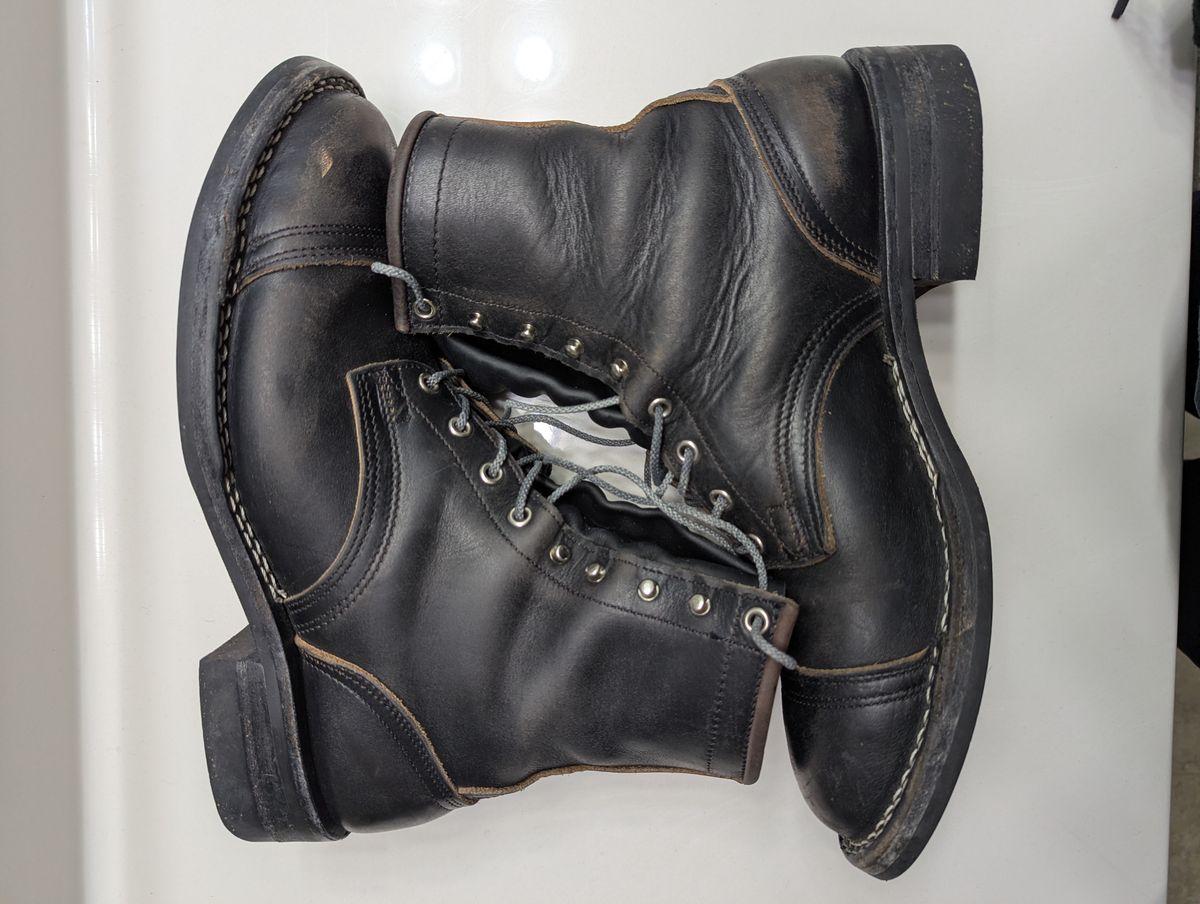 Photo by Vehe on January 5, 2026 of the Nicks Parkhurst V3 in Horween Black Chromexcel.