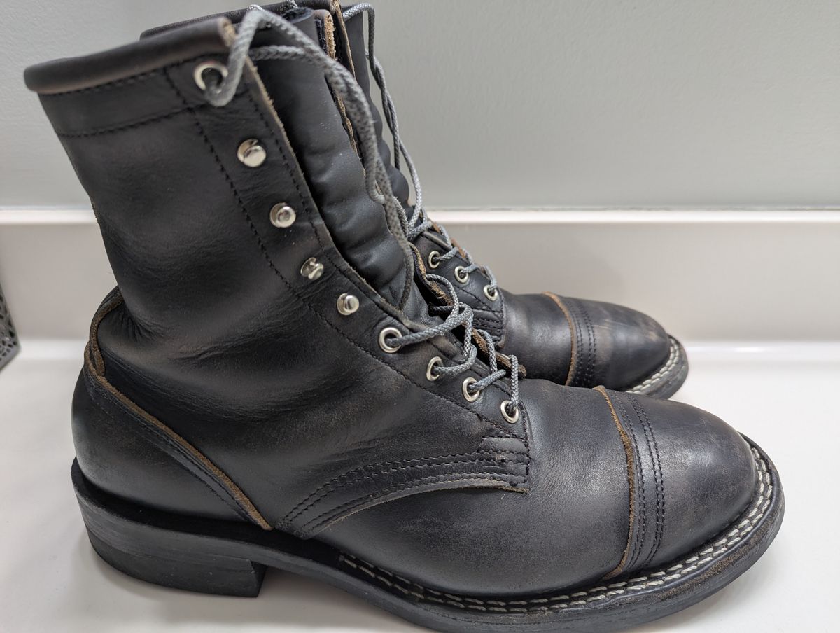 Photo by Vehe on January 5, 2026 of the Nicks Parkhurst V3 in Horween Black Chromexcel.