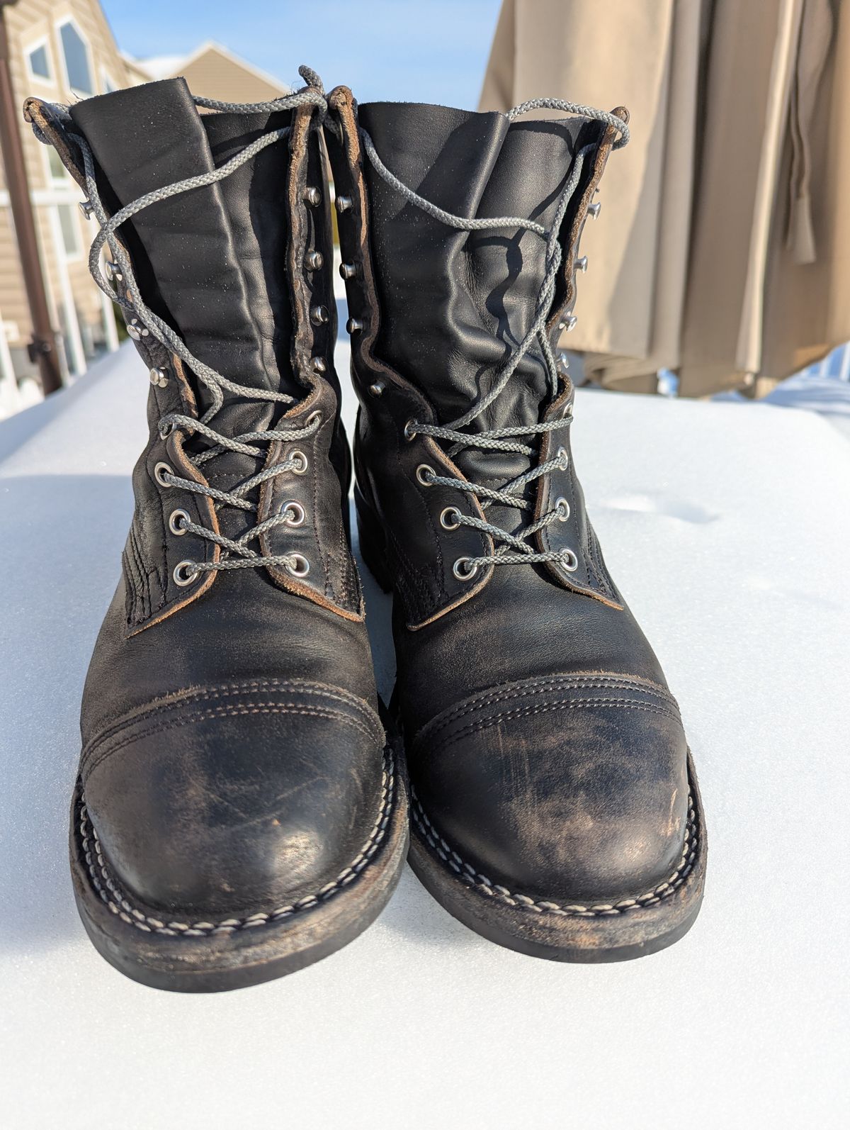 Photo by Vehe on February 4, 2026 of the Nicks Parkhurst V3 in Horween Black Chromexcel.