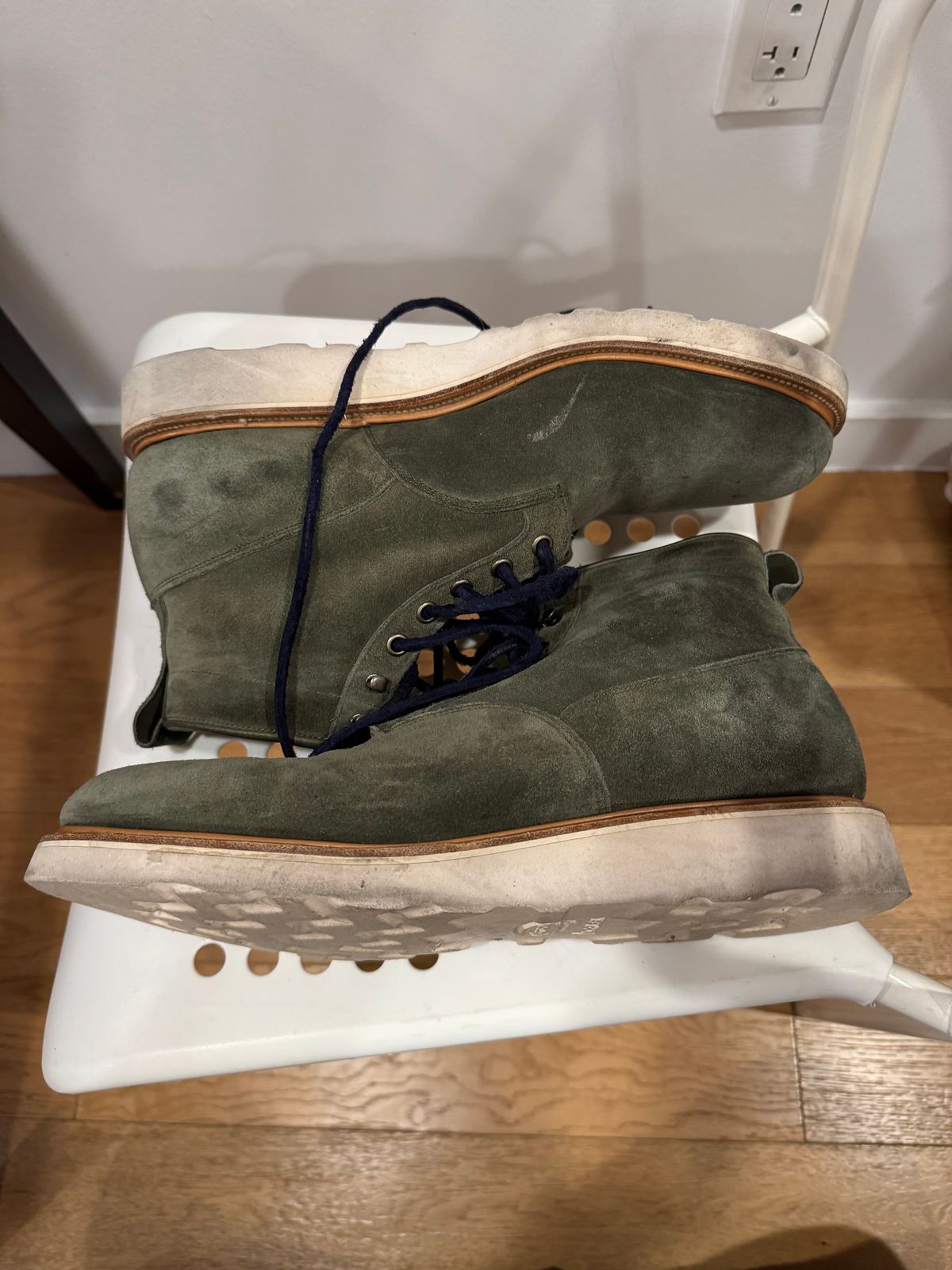 Photo by canary on December 6, 2024 of the Viberg Scout Boot in C.F. Stead Emerald Green Janus Calf Suede.