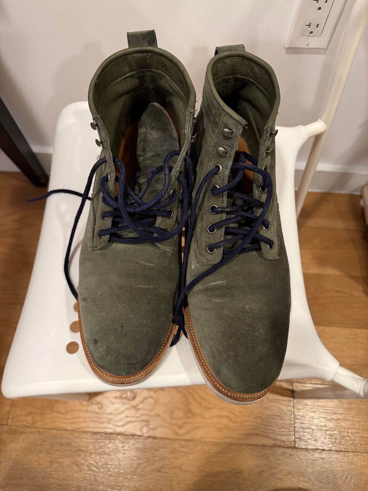 Photo by canary on December 6, 2024 of the Viberg Scout Boot in C.F. Stead Emerald Green Janus Calf Suede.