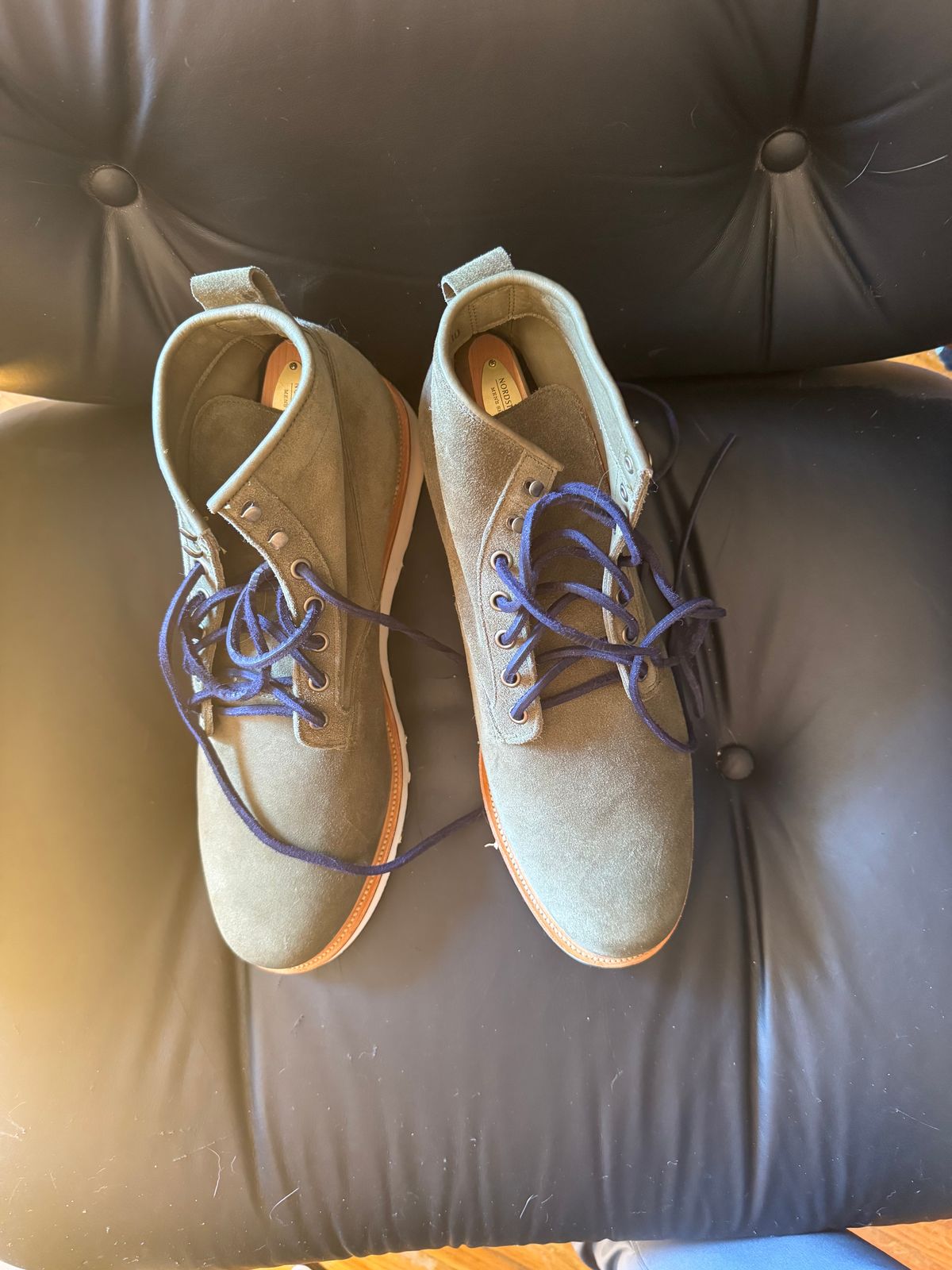 Photo by canary on October 7, 2024 of the Viberg Scout Boot in C.F. Stead Emerald Green Janus Calf Suede.